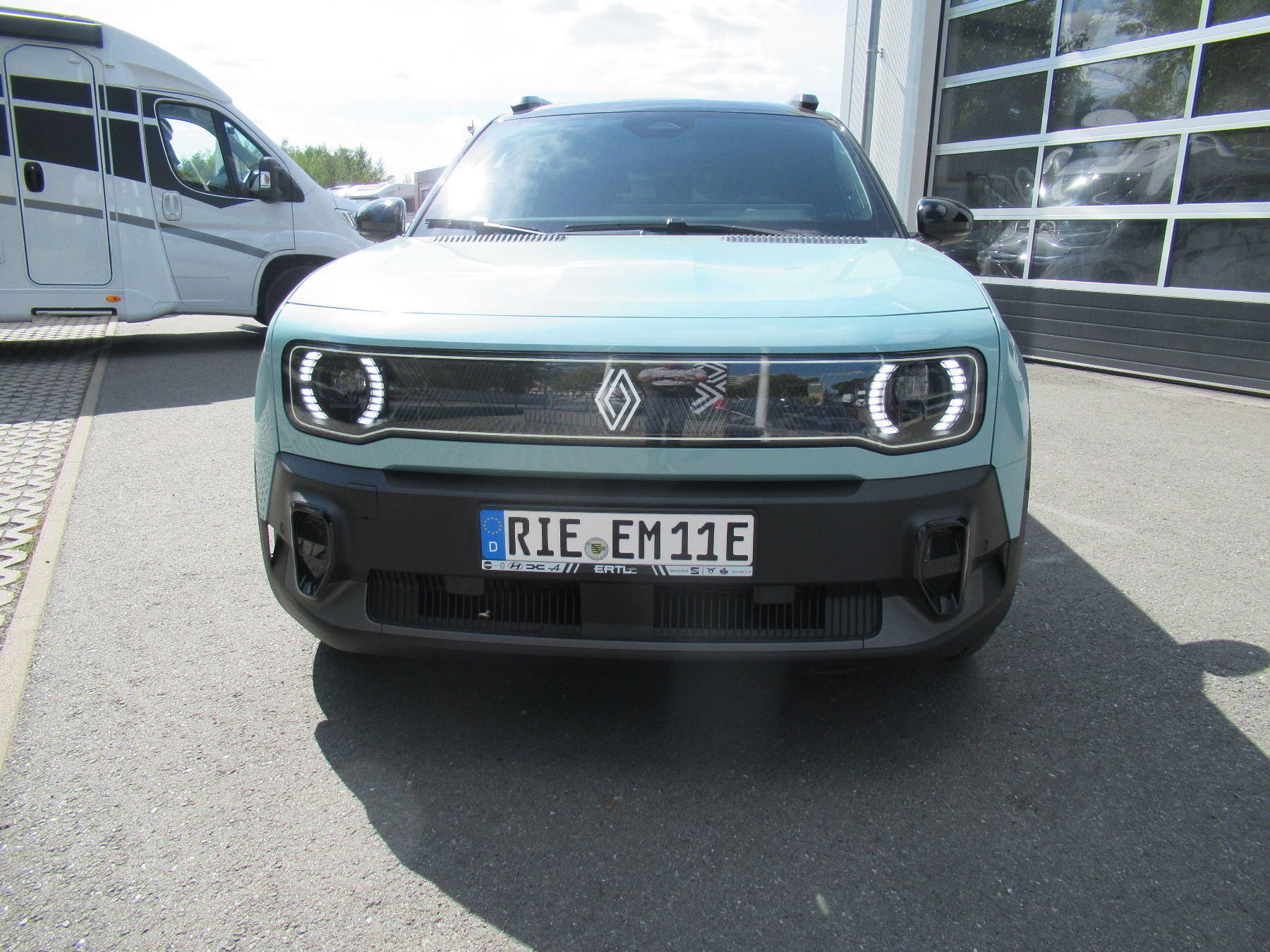 Bild 14 - R 4 E-Tech elektrisch Iconic 150 Comfort Range
