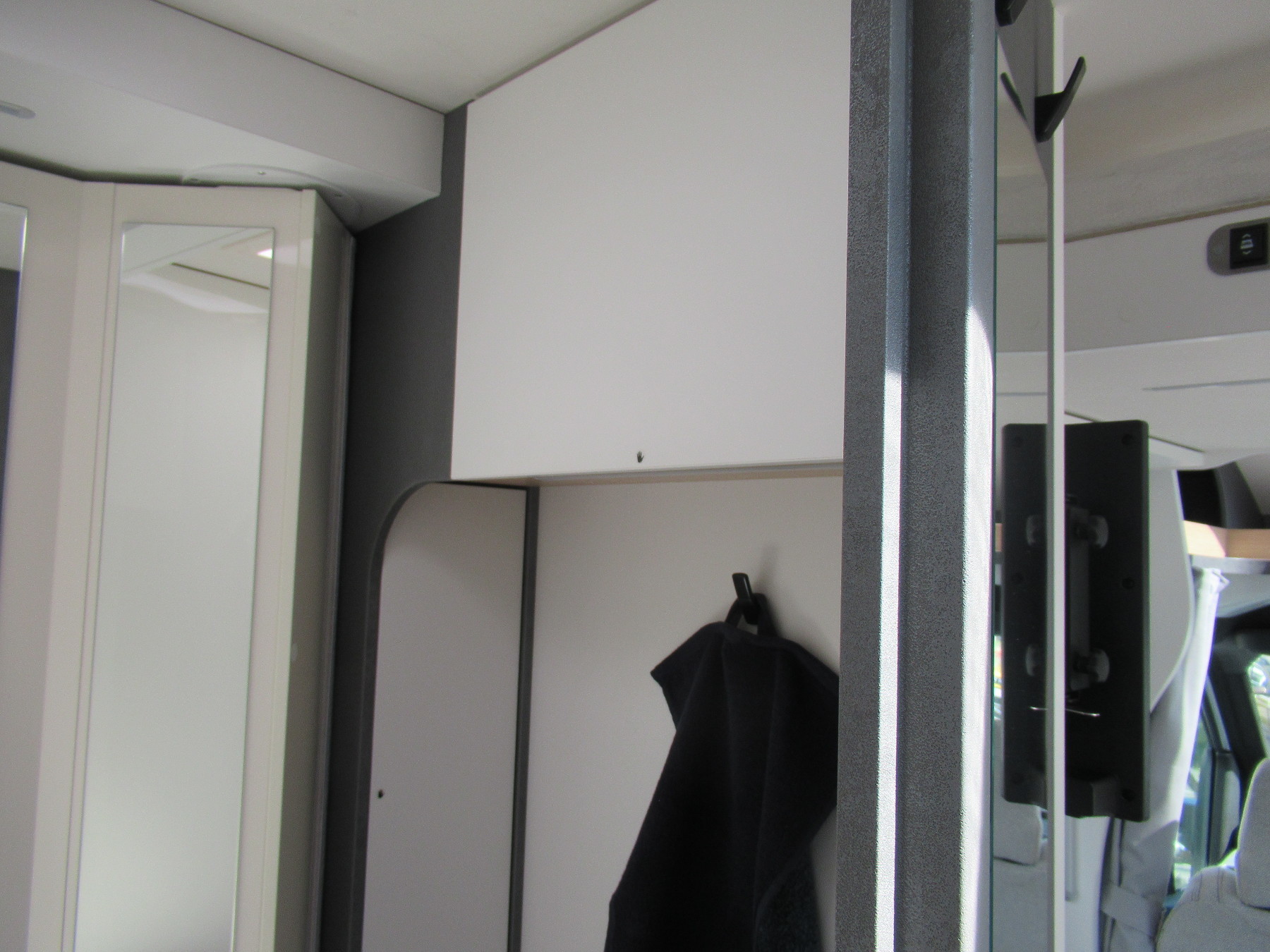 Bild 17 - T 690 Plus ABS Fahrerairbag Beifahrerairbag