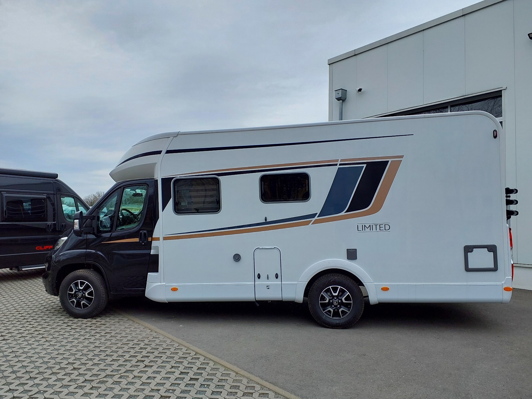 Bild 6 - Lyseo Limited T / IT 660