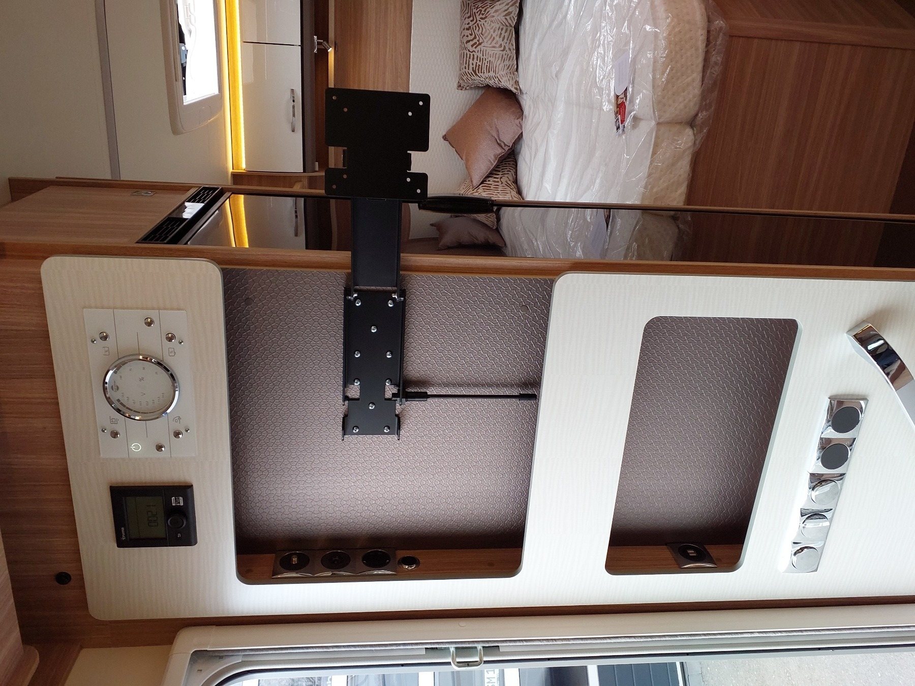 Bild 26 - Lyseo Limited T 660