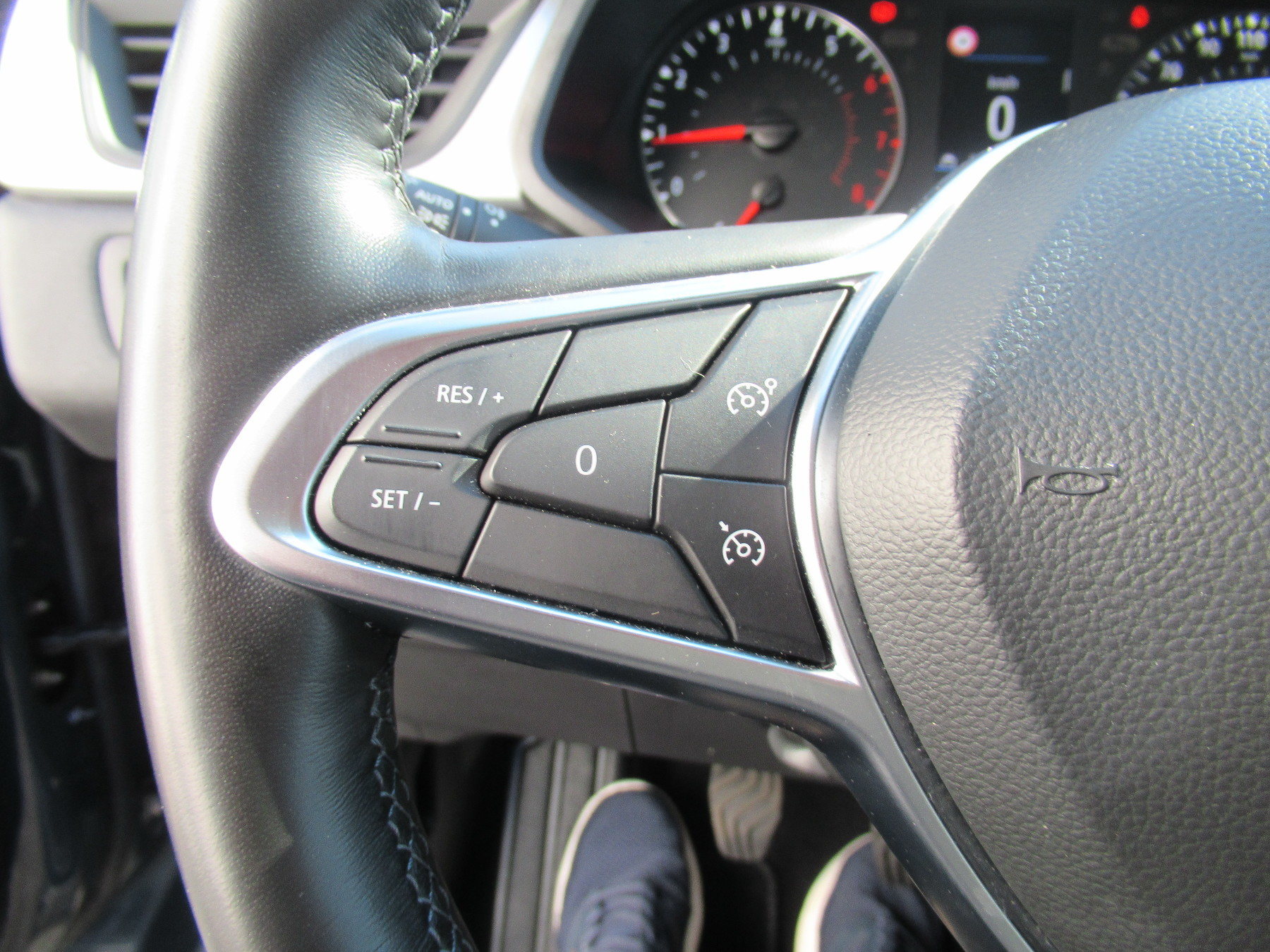 Bild 7 - Captur EVOLUTION TCe 90 ABS Fahrerairbag ESP