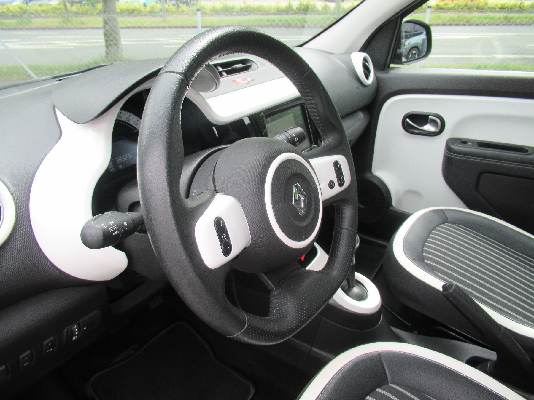 Bild 15 - Twingo E-TECH 100% el. INTENS ESP Regensensor