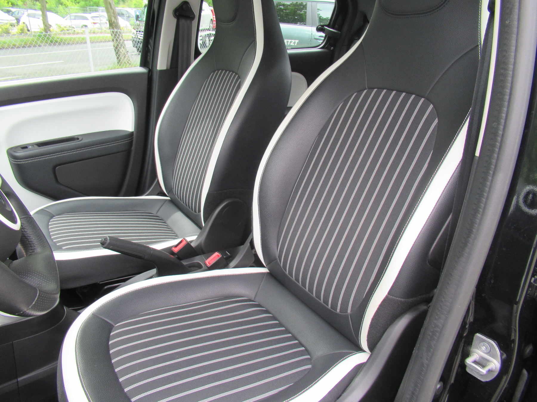 Bild 16 - Twingo E-TECH 100% el. INTENS ESP Regensensor
