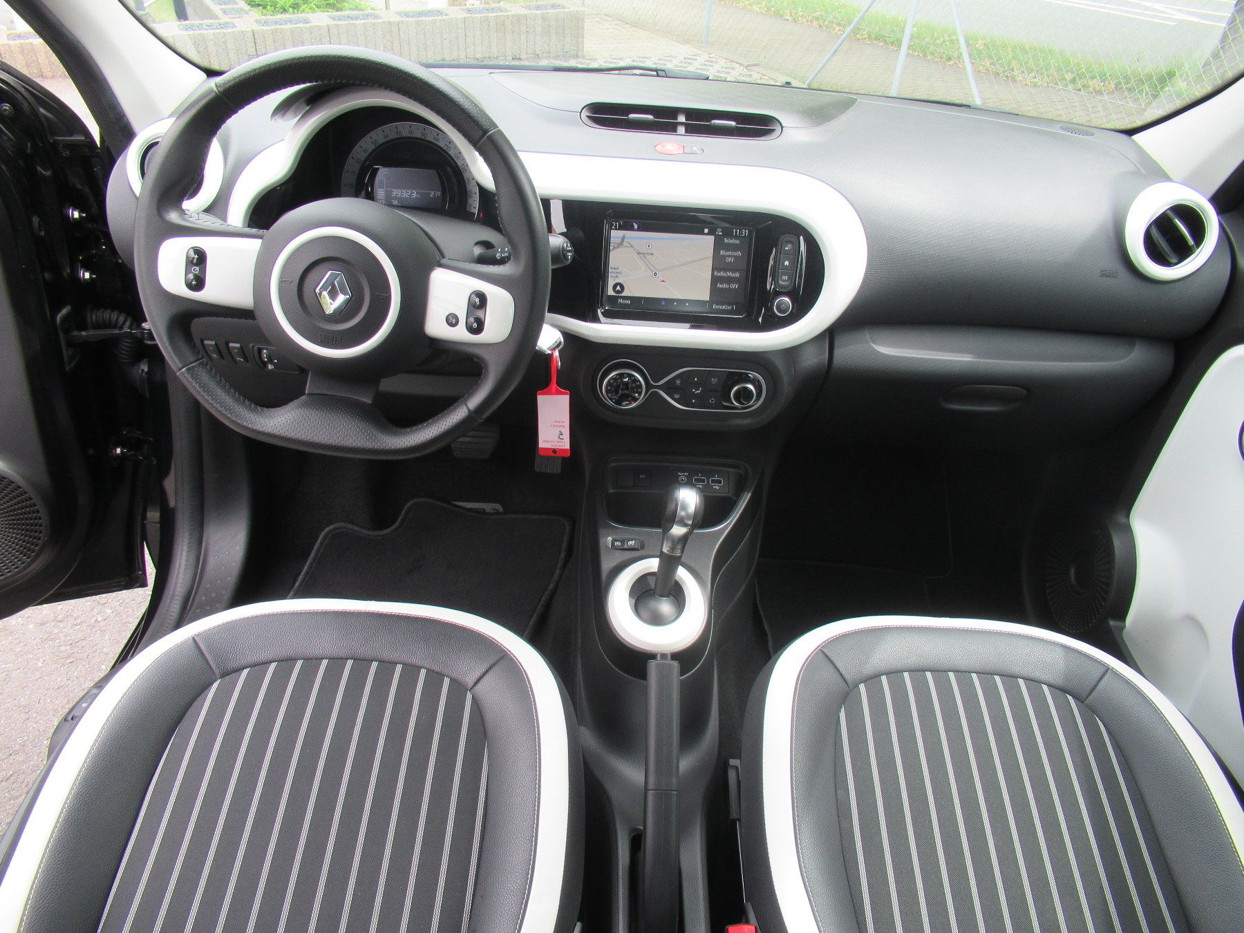 Bild 18 - Twingo E-TECH 100% el. INTENS ESP Regensensor
