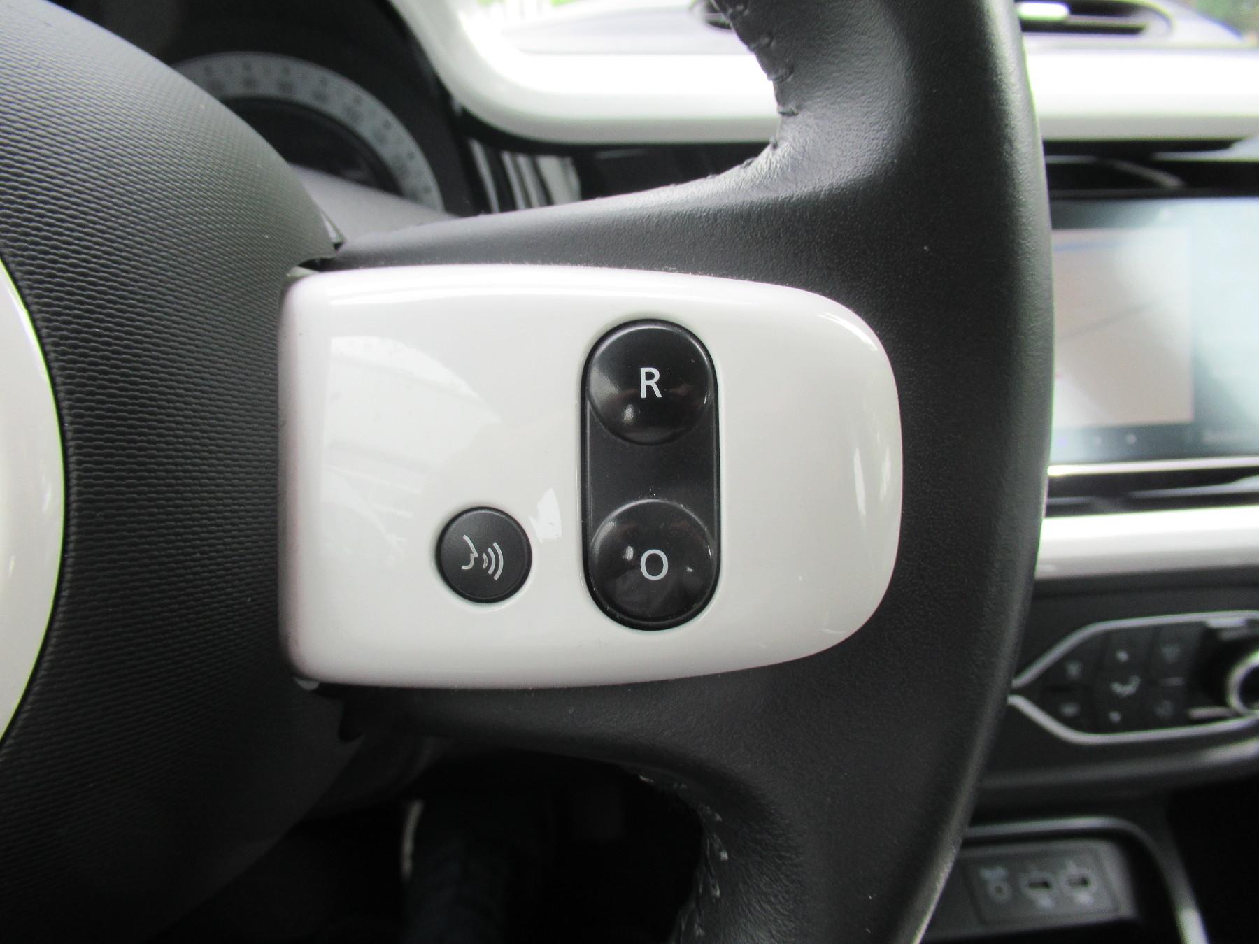 Bild 21 - Twingo E-TECH 100% el. INTENS ESP Regensensor