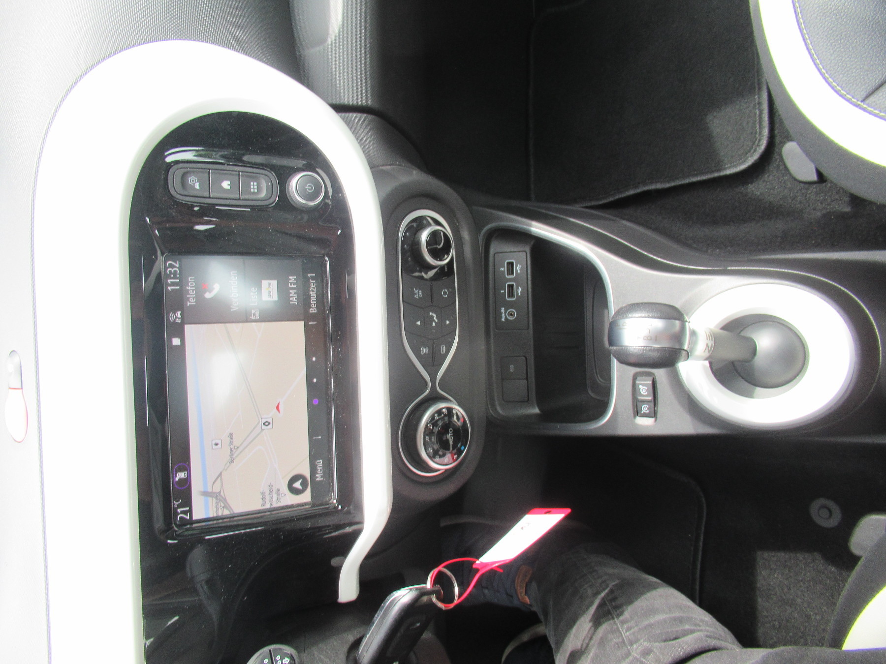 Bild 25 - Twingo E-TECH 100% el. INTENS ESP Regensensor