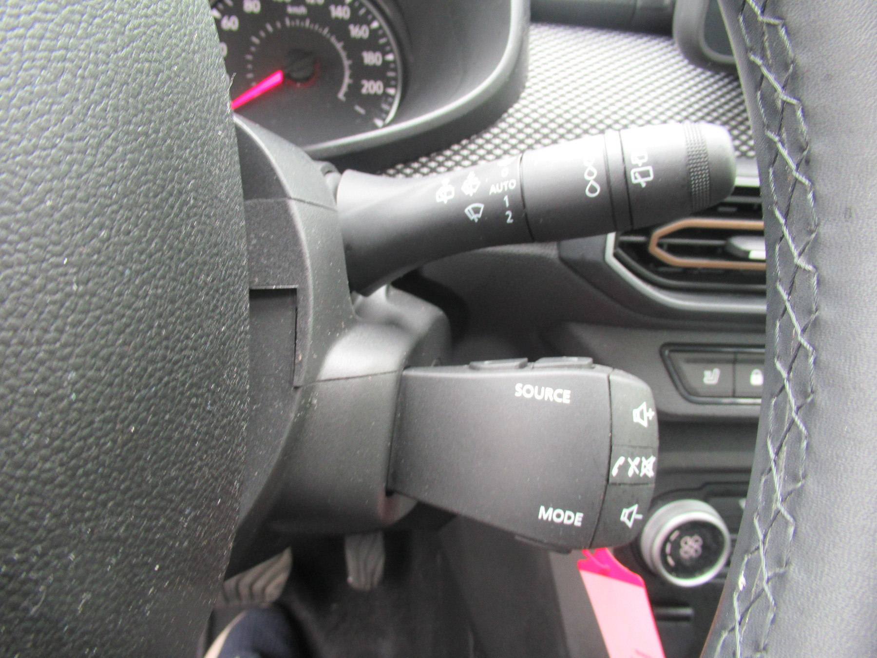 Bild 18 - Sandero Stepway Expression TCe 90 CVT ABS ESP