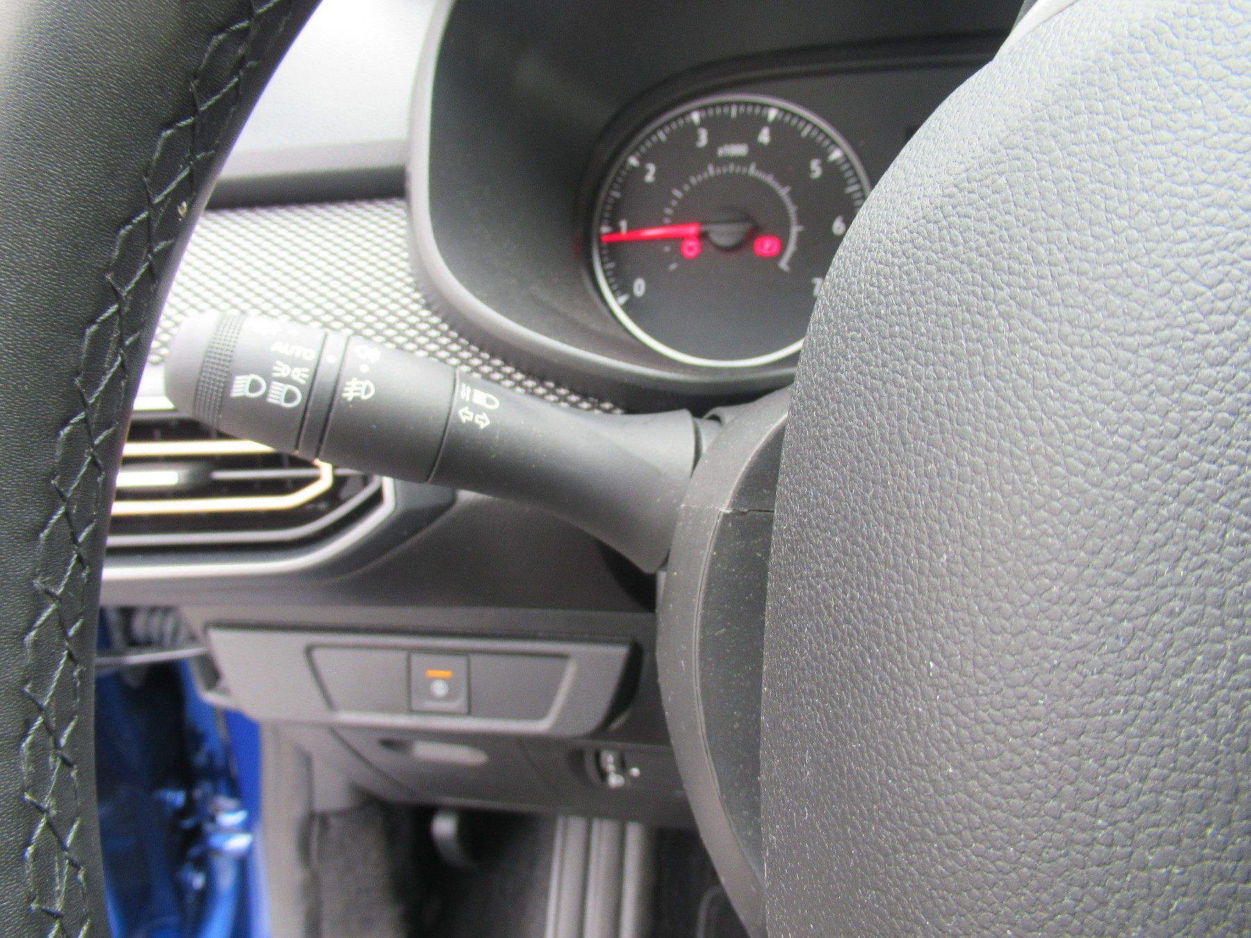 Bild 19 - Sandero Stepway Expression TCe 90 CVT ABS ESP