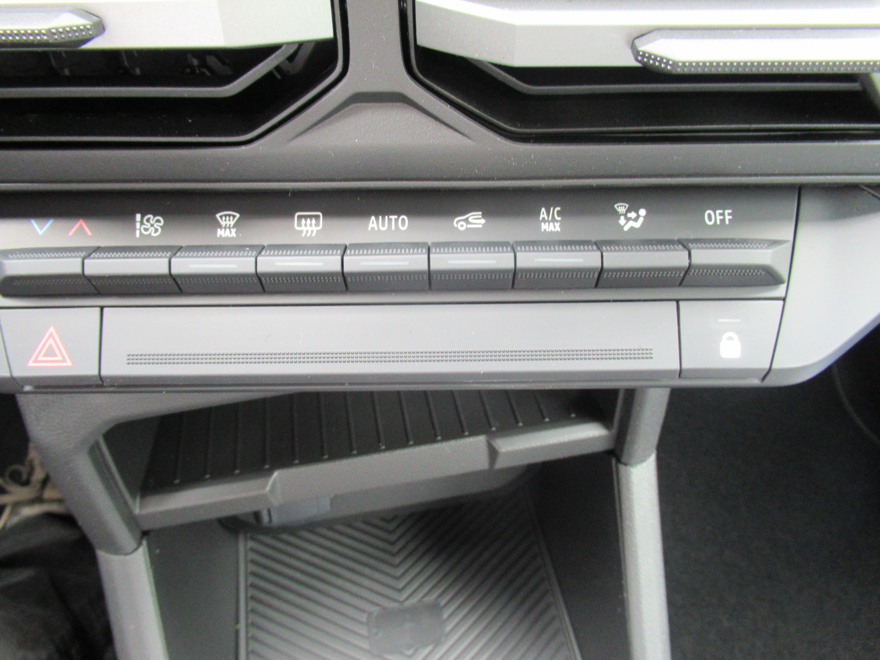 Bild 11 - Twingo E-TECH elektrisch Techno 80hp Urban Range