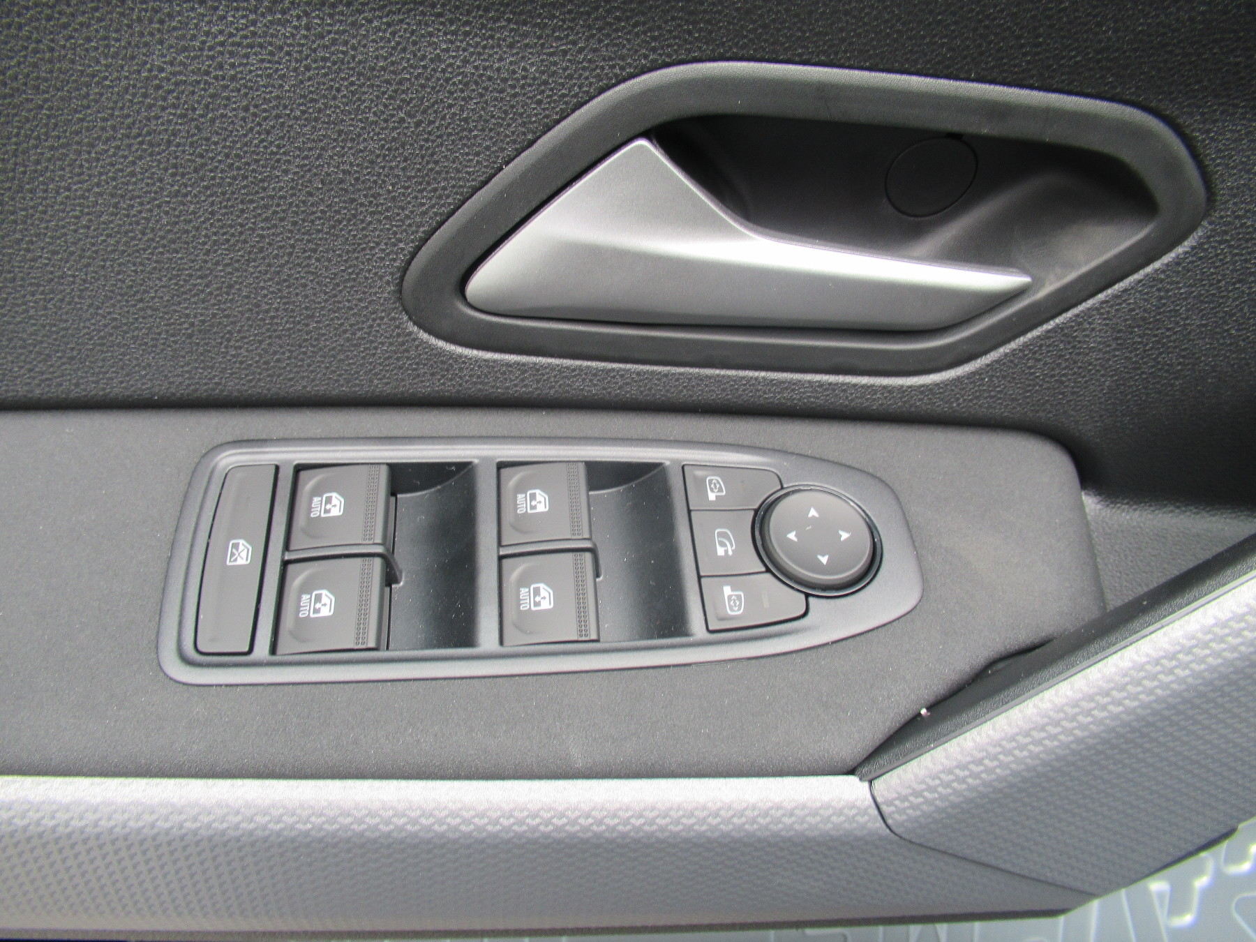 Bild 19 - Twingo E-TECH elektrisch Techno 80hp Urban Range