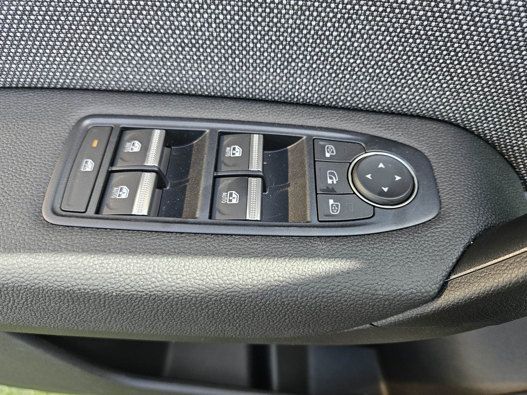 Bild 5 - Symbioz Techno Full Hybrid E-Tech 160