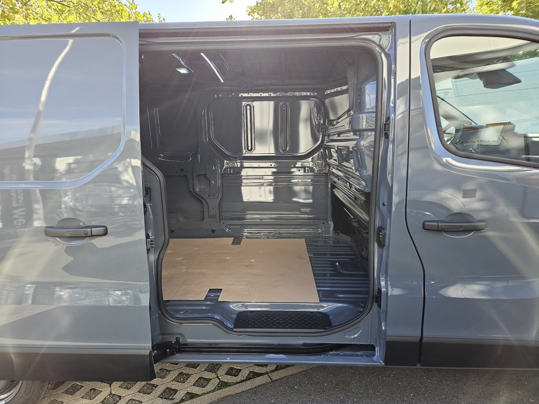 Bild 31 - Trafic Lkw Komfort L2H1 3,1t Blue dCi 150 MY26