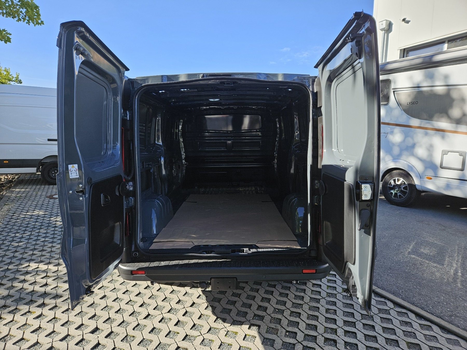 Bild 39 - Trafic Lkw Komfort L2H1 3,1t Blue dCi 150 MY26