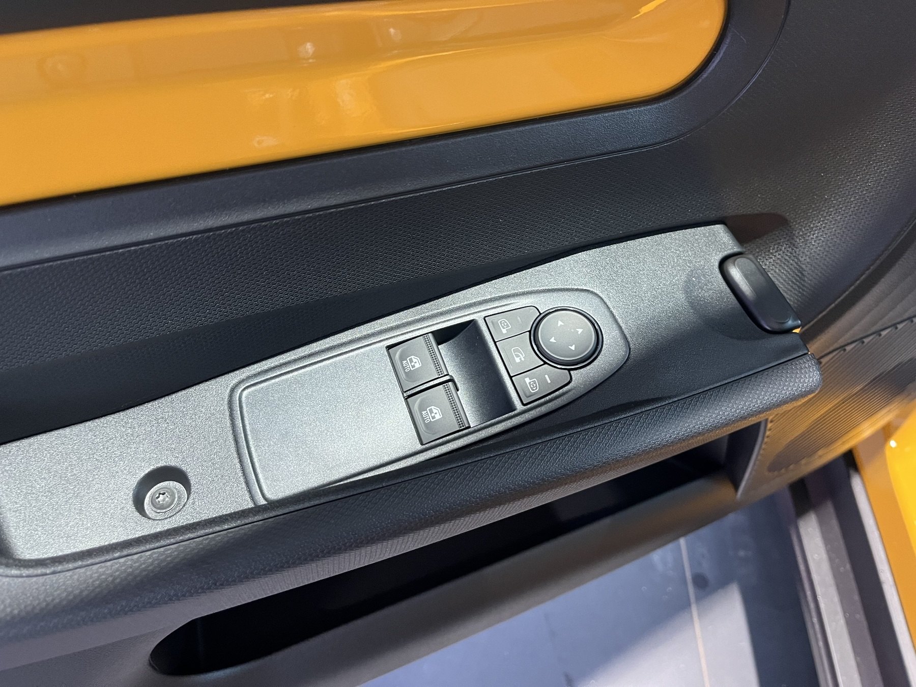 Bild 24 - Twingo E-TECH E-TECH Techno 80 Urban Range