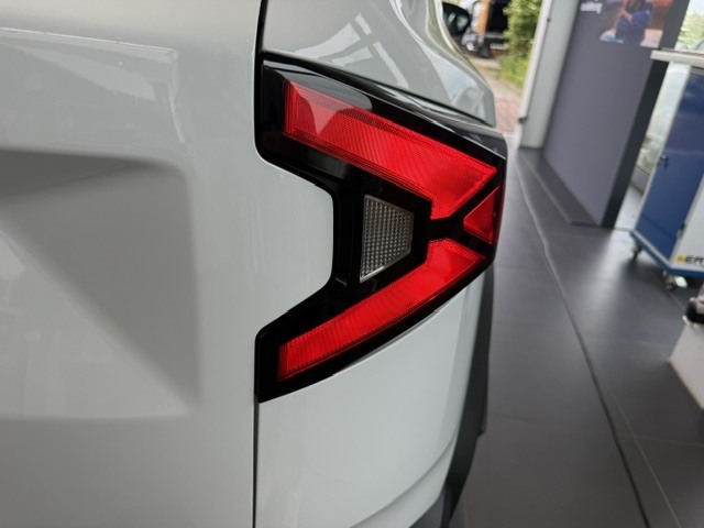 Bild 48 - Duster Expression hybrid-G 150 4x4