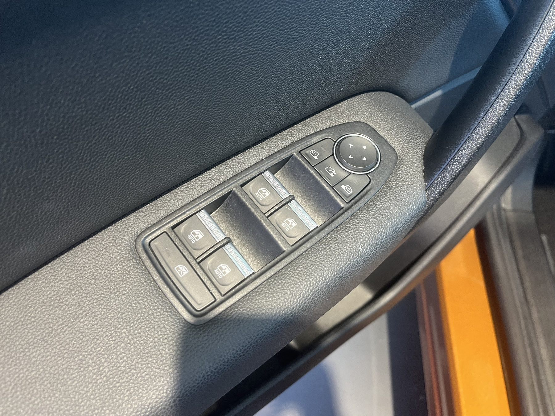 Bild 12 - Captur INTENS TCe 140 EDC