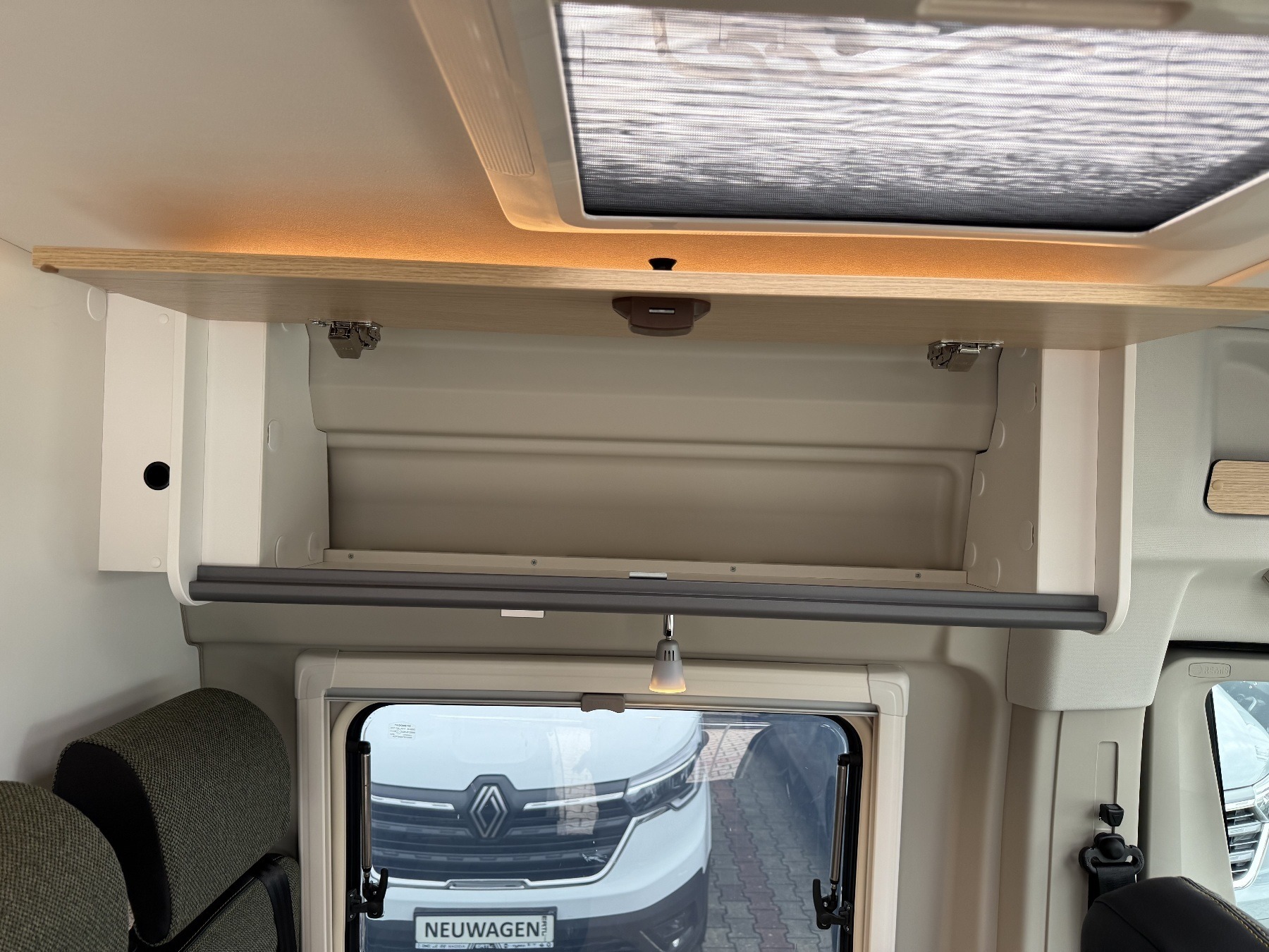 Bild 2 - Cliff 640 X *Dieselheizung*Winter-Paket*Markise*