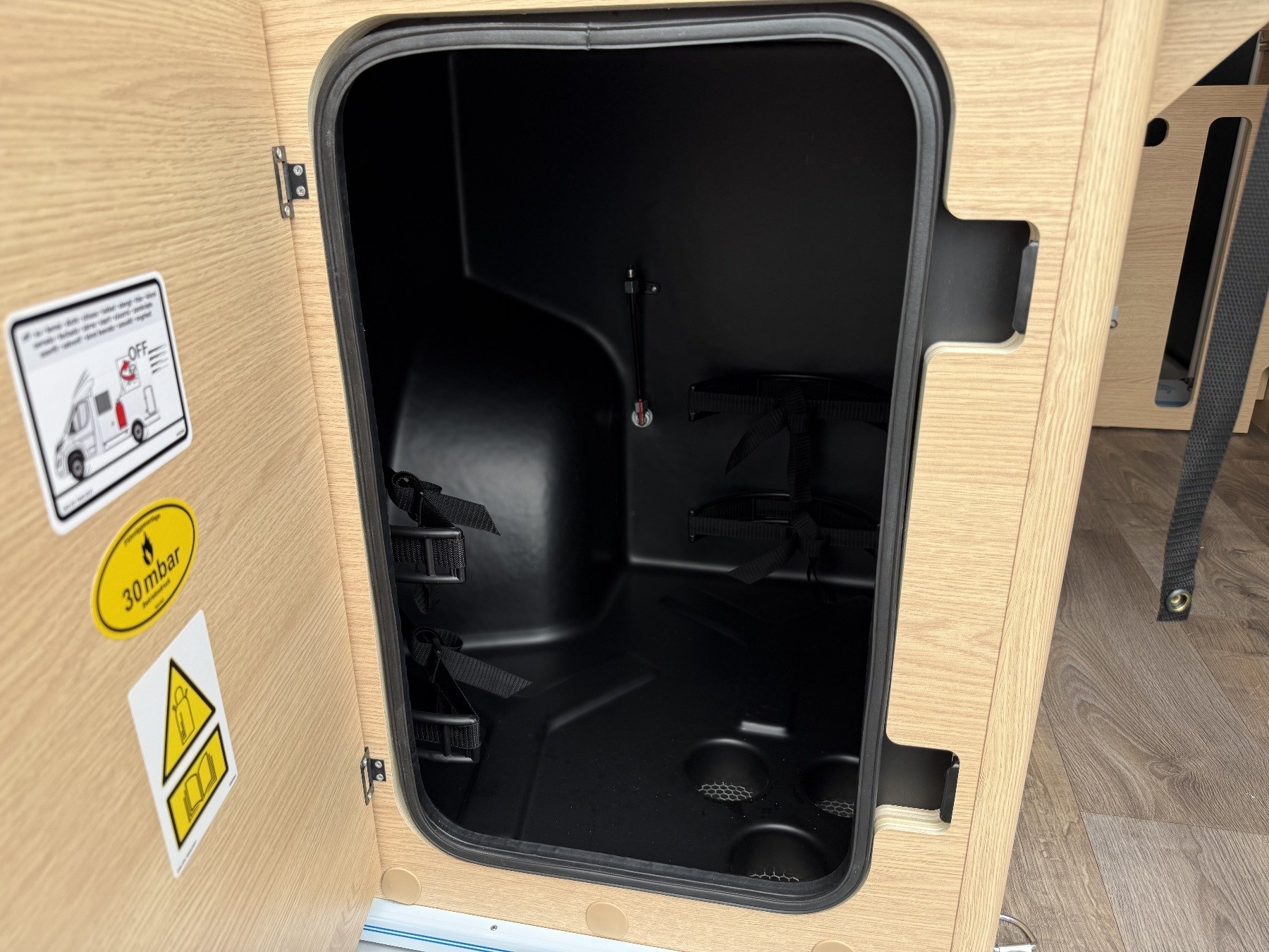 Bild 30 - Cliff 640 X *Dieselheizung*Winter-Paket*Markise*