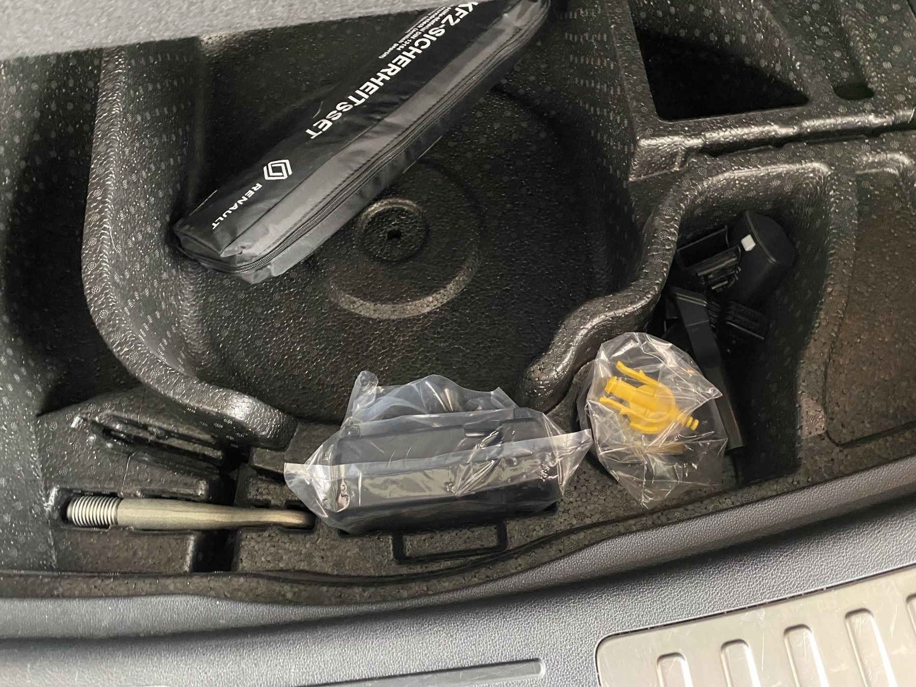 Bild 21 - Koleos TECHNO TCe 160 EDC
