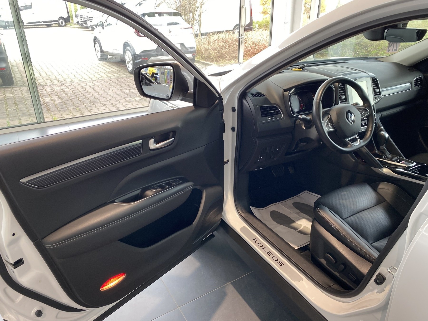 Bild 23 - Koleos TECHNO TCe 160 EDC
