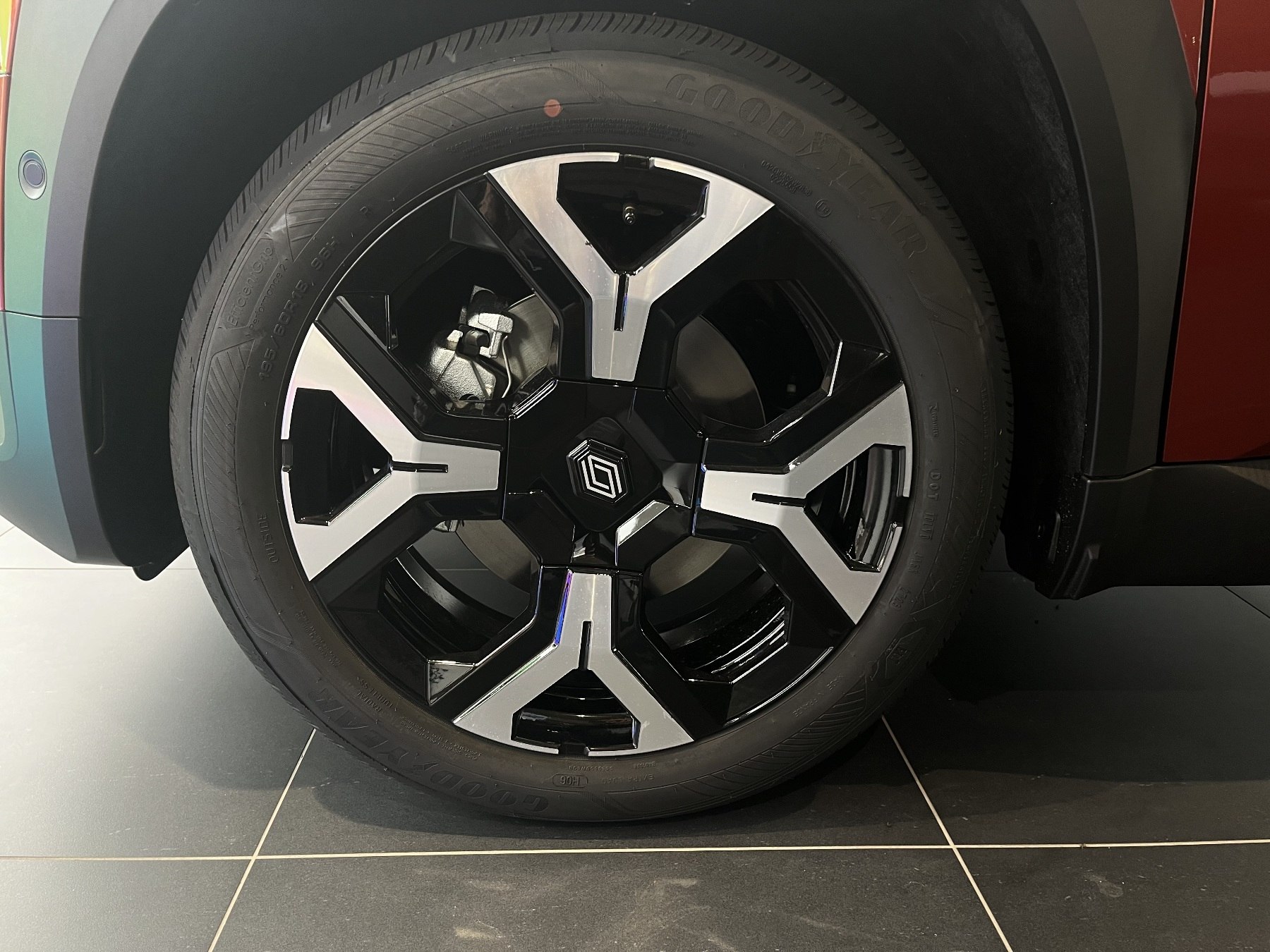 Bild 44 - Austral Esprit Alpine Full Hybrid E-Tech 200 ABS