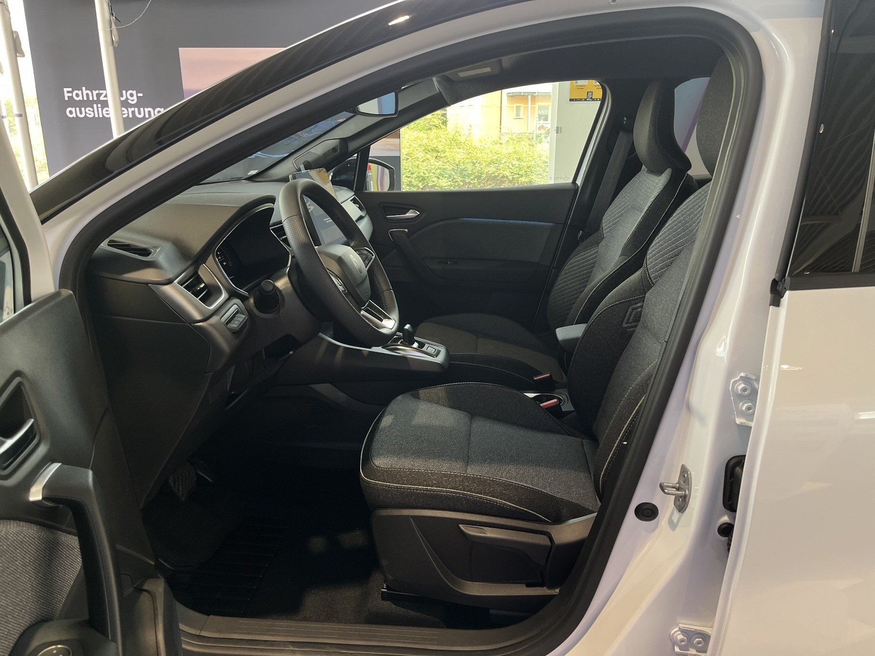 Bild 18 - Captur Techno Full Hybrid E-Tech 160