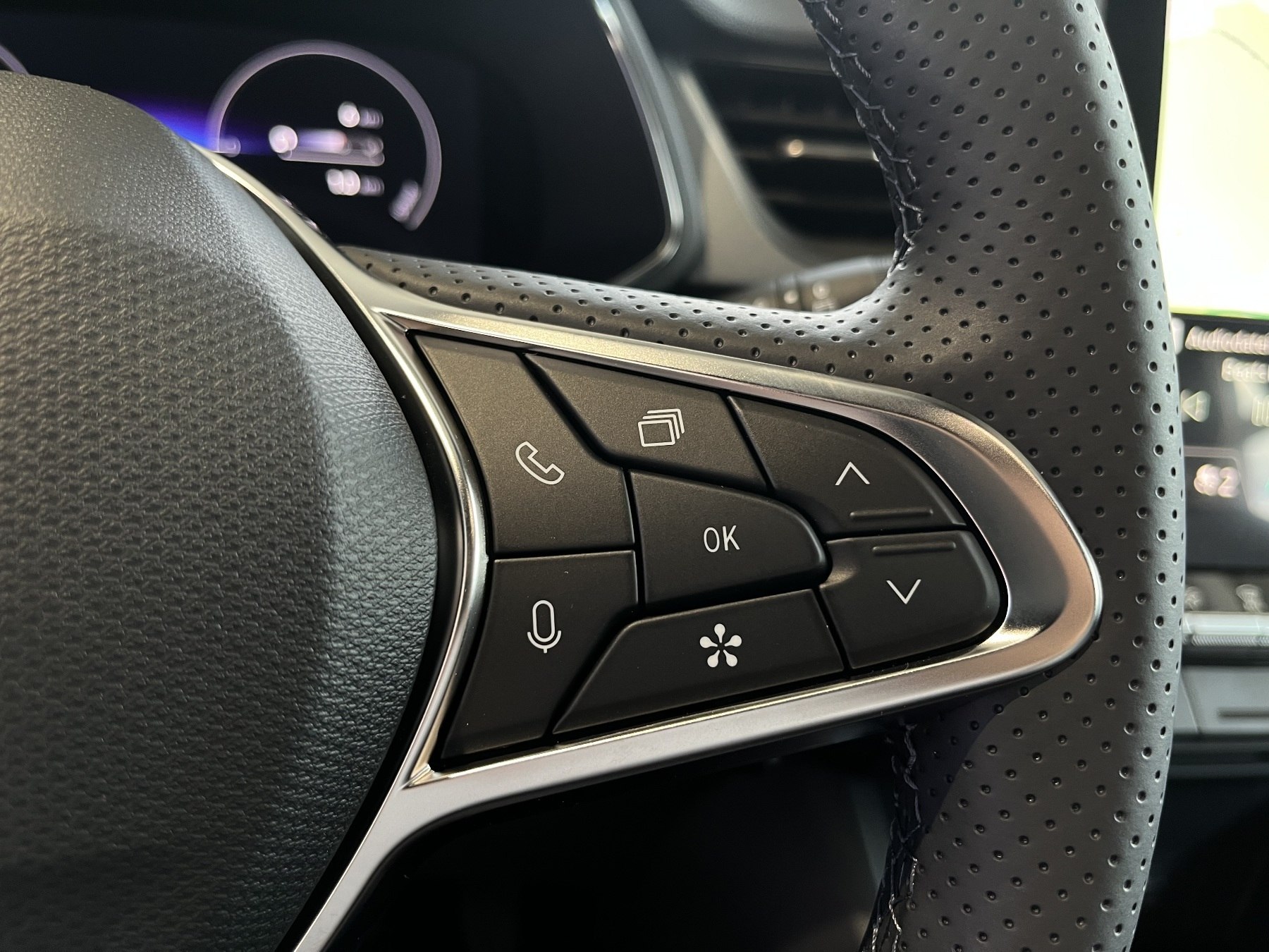 Bild 24 - Captur Techno Full Hybrid E-Tech 160