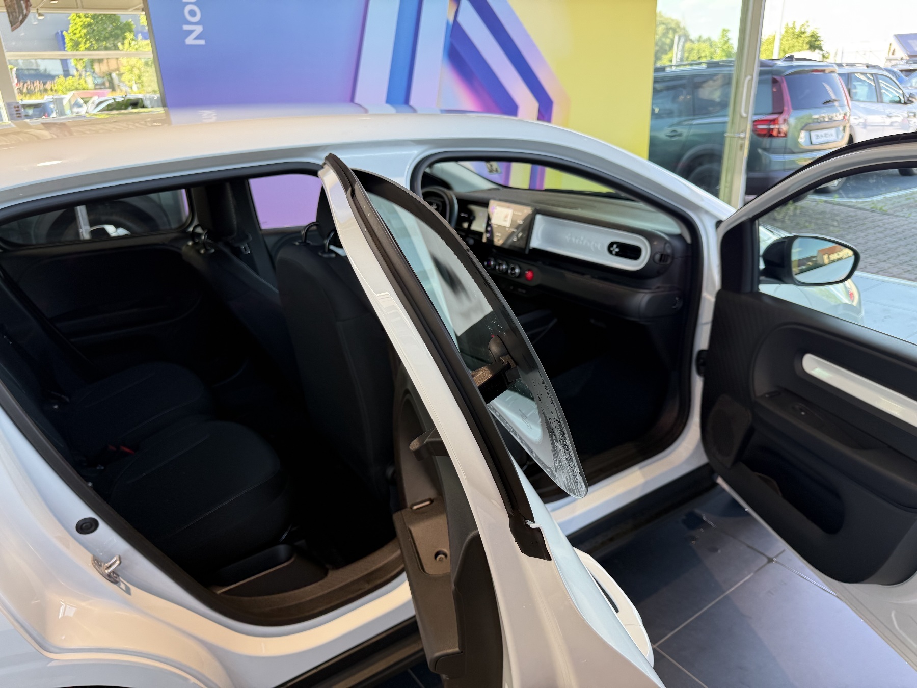 Bild 12 - Twingo E-TECH elektrisch Evolution Urban Range