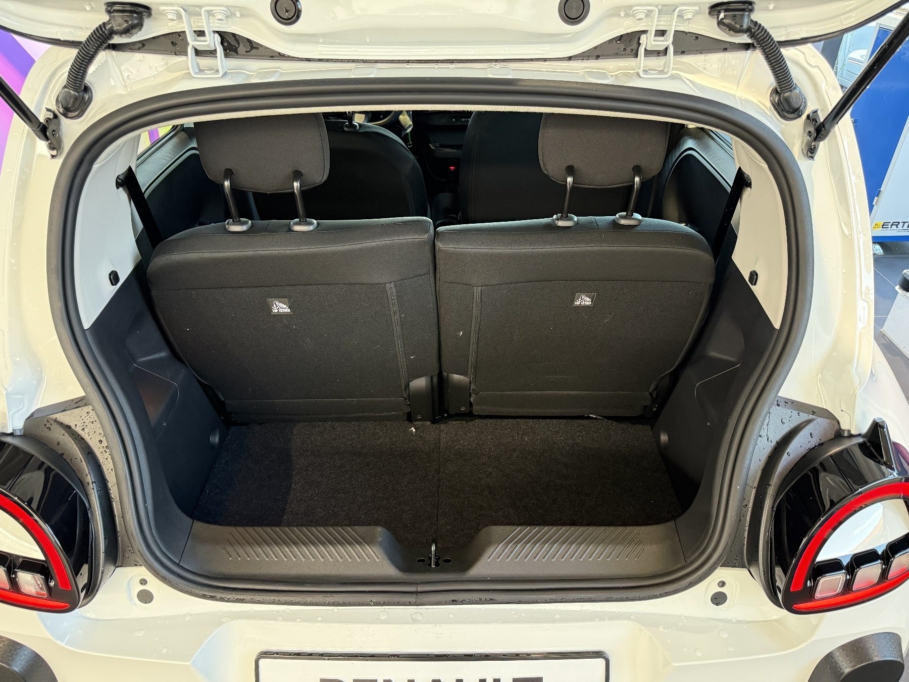 Bild 16 - Twingo E-TECH elektrisch Evolution Urban Range