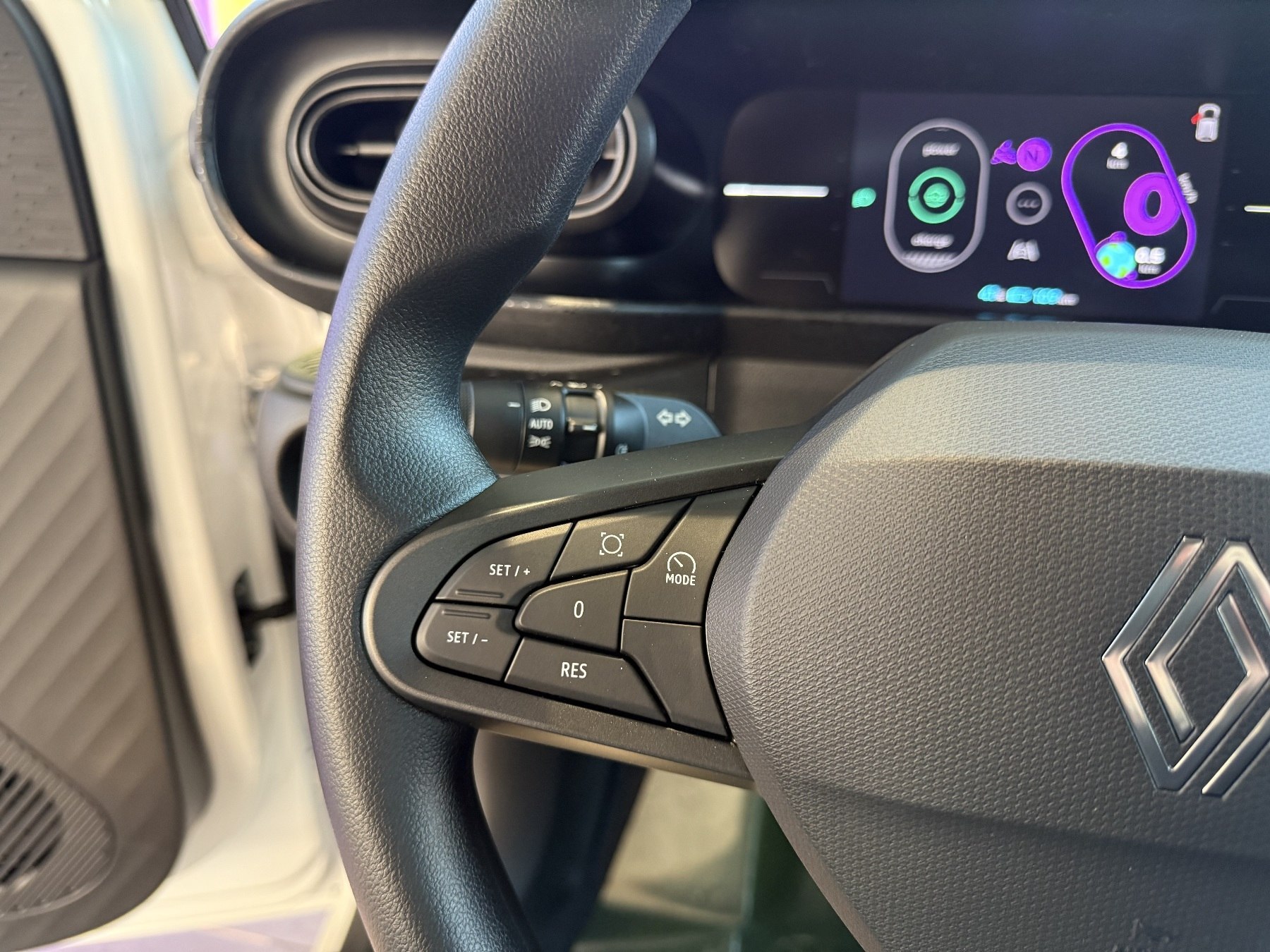 Bild 26 - Twingo E-TECH elektrisch Evolution Urban Range