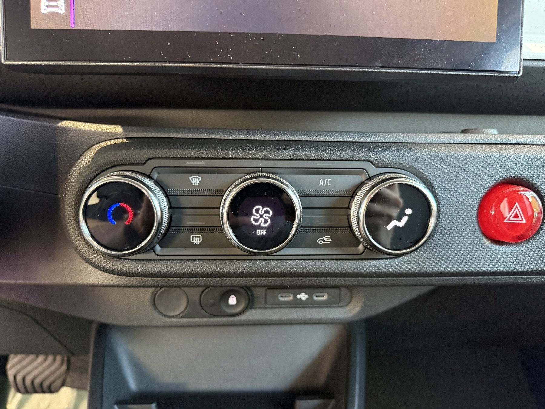 Bild 31 - Twingo E-TECH elektrisch Evolution Urban Range