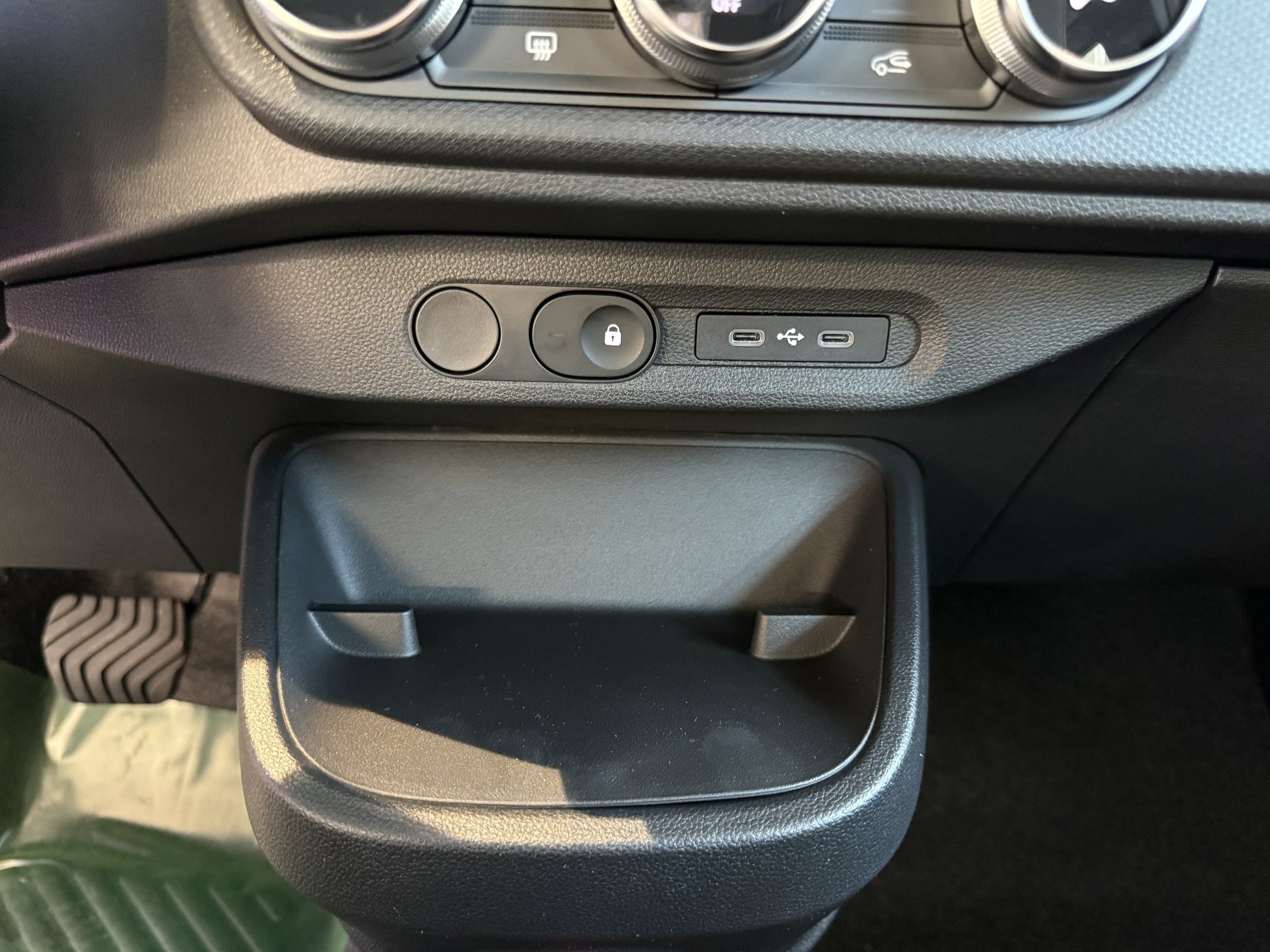 Bild 32 - Twingo E-TECH elektrisch Evolution Urban Range