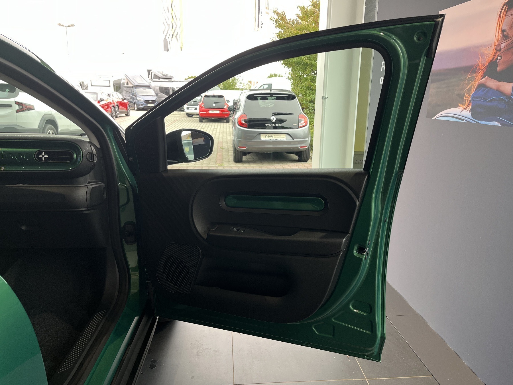 Bild 5 - Twingo E-TECH elektrisch Techno 80hp Urban Range