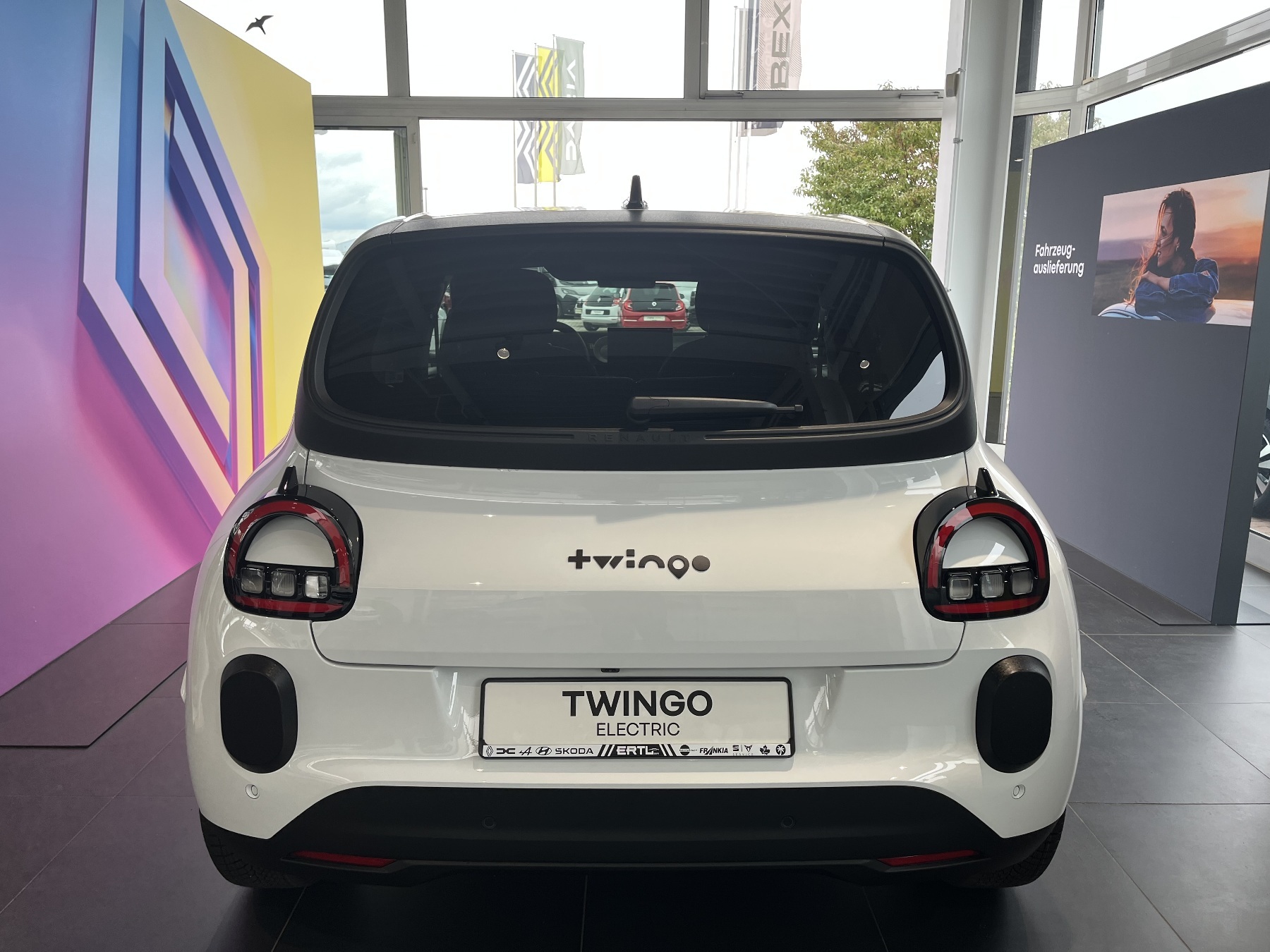 Bild 12 - Twingo E-TECH elektrisch Techno 80hp Urban Range