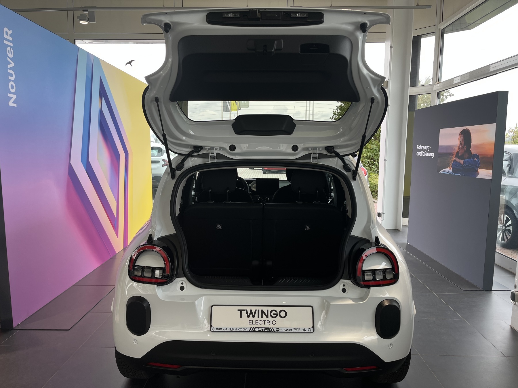 Bild 13 - Twingo E-TECH elektrisch Techno 80hp Urban Range