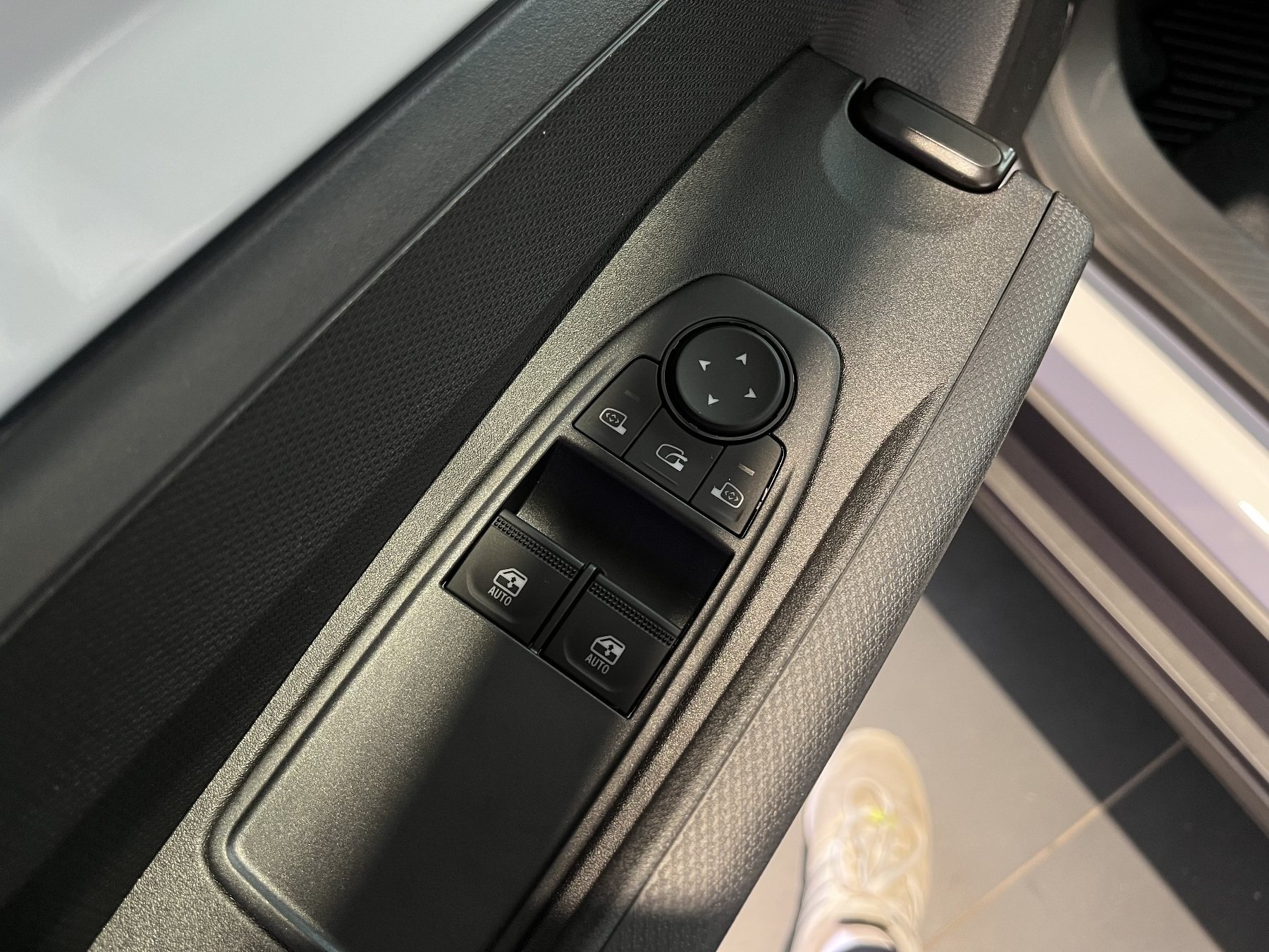 Bild 17 - Twingo E-TECH elektrisch Techno 80hp Urban Range