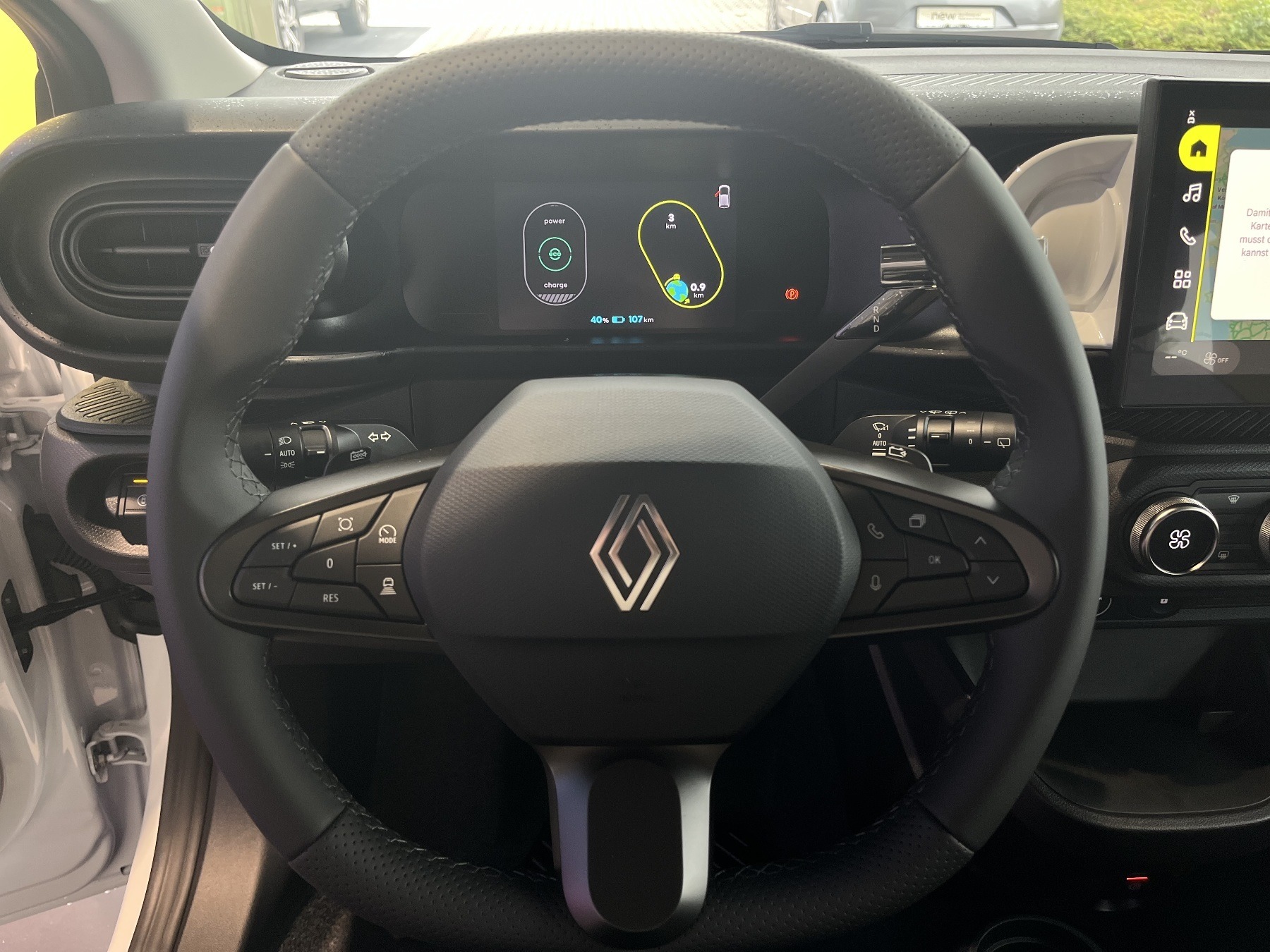 Bild 18 - Twingo E-TECH elektrisch Techno 80hp Urban Range