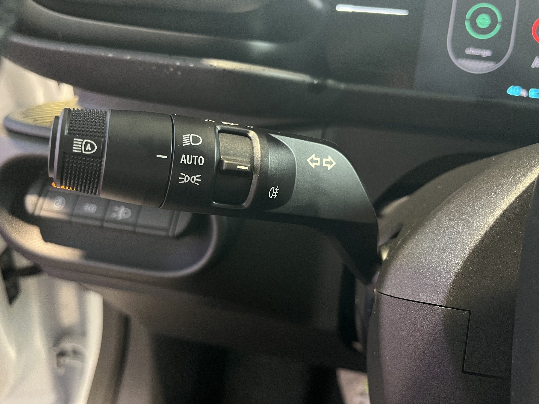 Bild 24 - Twingo E-TECH elektrisch Techno 80hp Urban Range