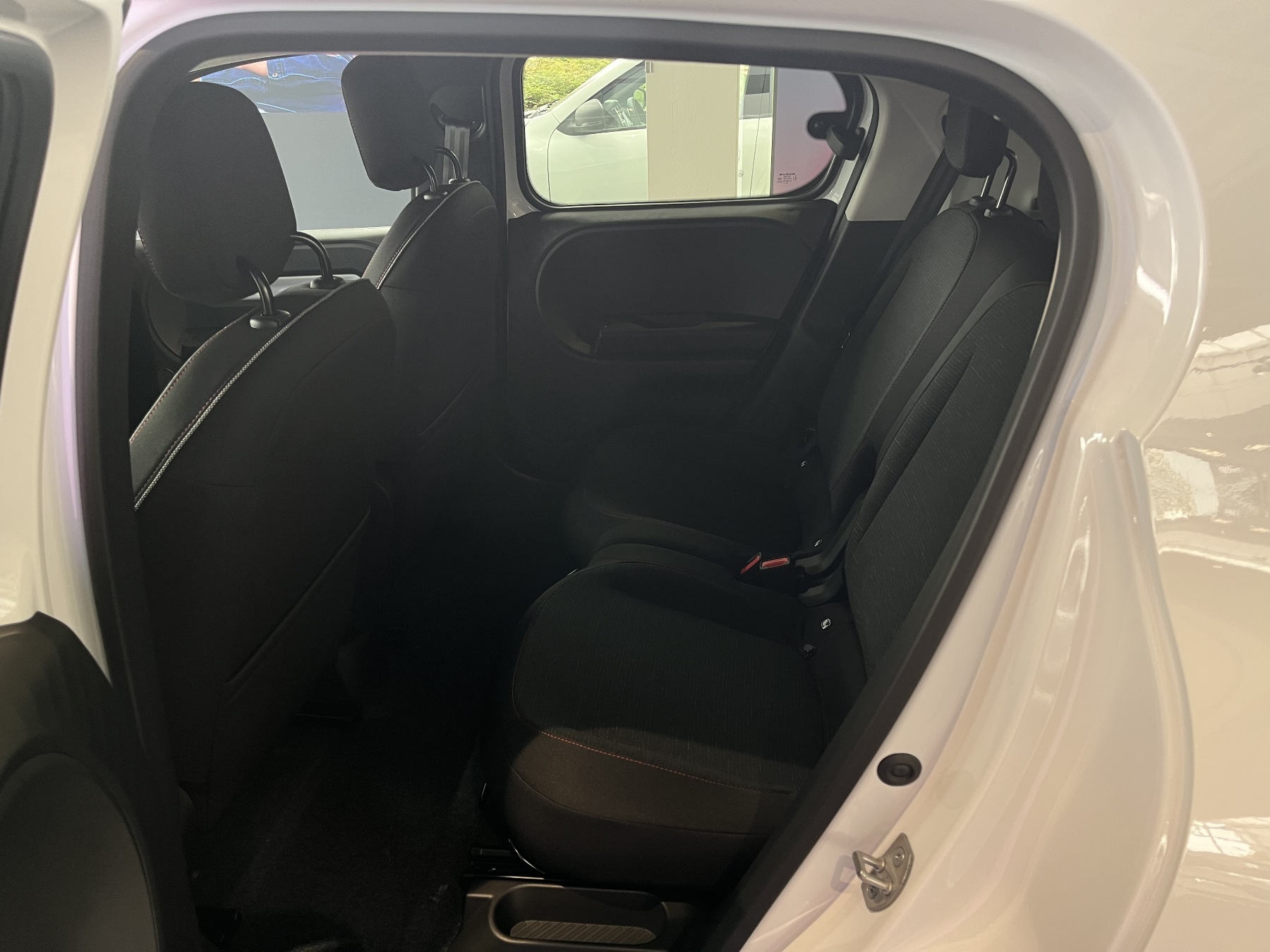 Bild 38 - Twingo E-TECH elektrisch Techno 80hp Urban Range