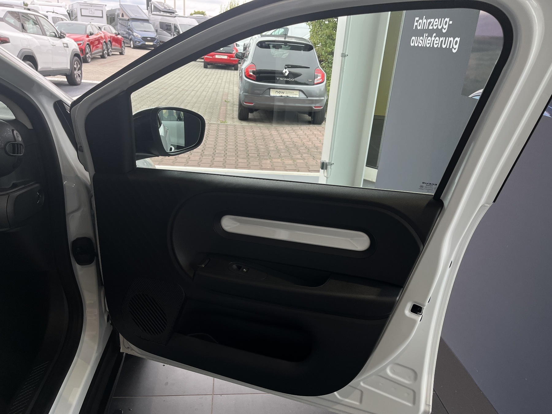 Bild 6 - Twingo E-TECH elektrisch Techno 80hp Urban Range