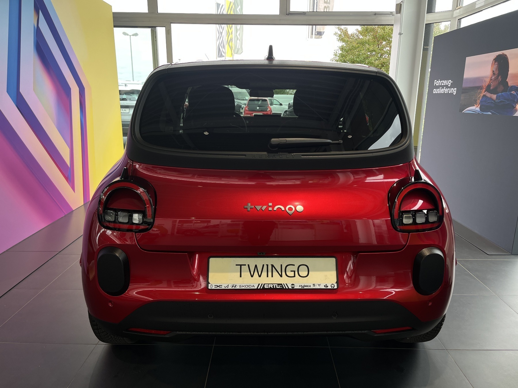 Bild 12 - Twingo E-TECH elektrisch Techno 80hp Urban Range
