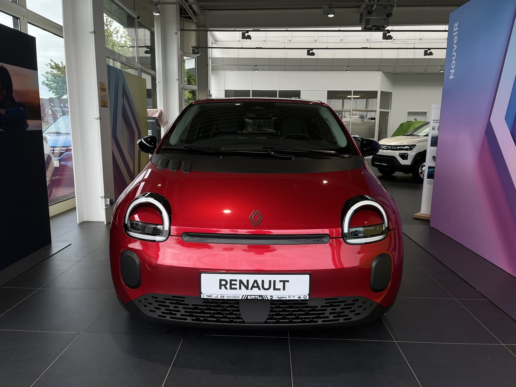 Bild 2 - Twingo E-TECH elektrisch Techno 80hp Urban Range