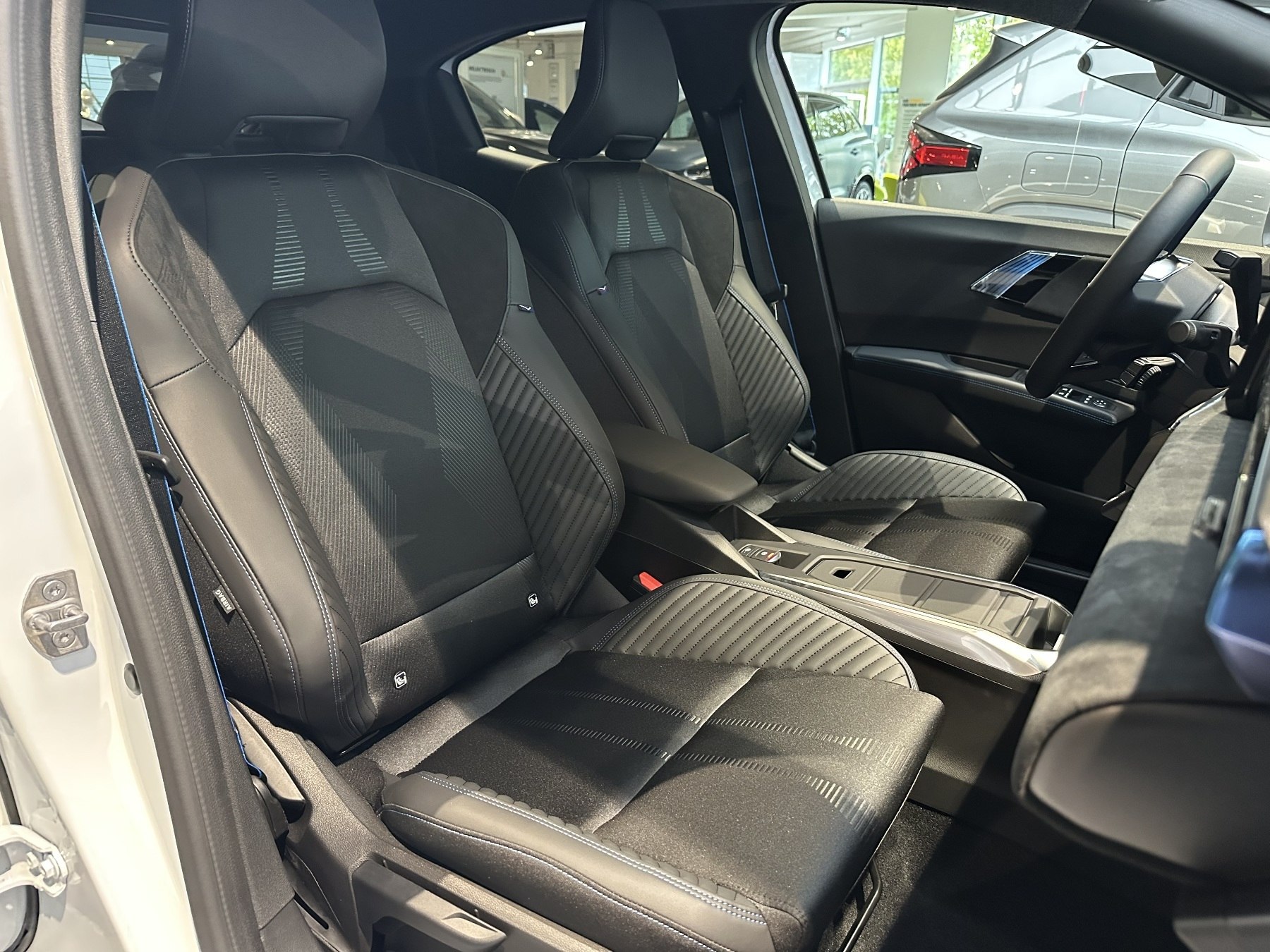 Bild 11 - Clio Full Hybrid E-Tech 160PS Esprit Alpine