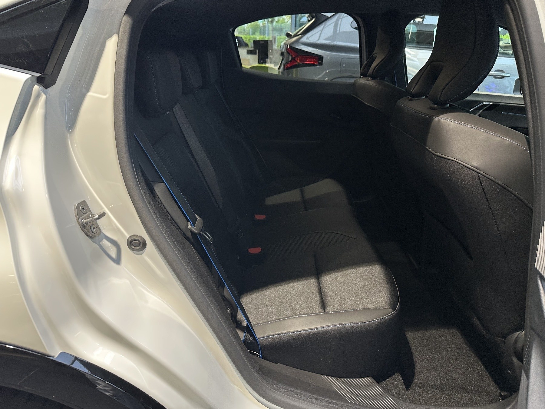 Bild 13 - Clio Full Hybrid E-Tech 160PS Esprit Alpine