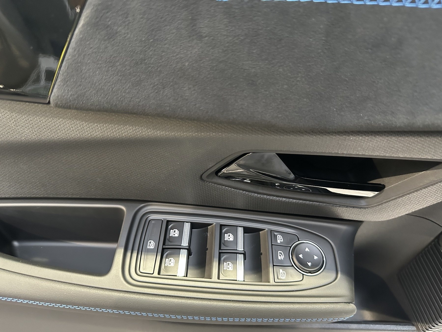 Bild 27 - Clio Full Hybrid E-Tech 160PS Esprit Alpine