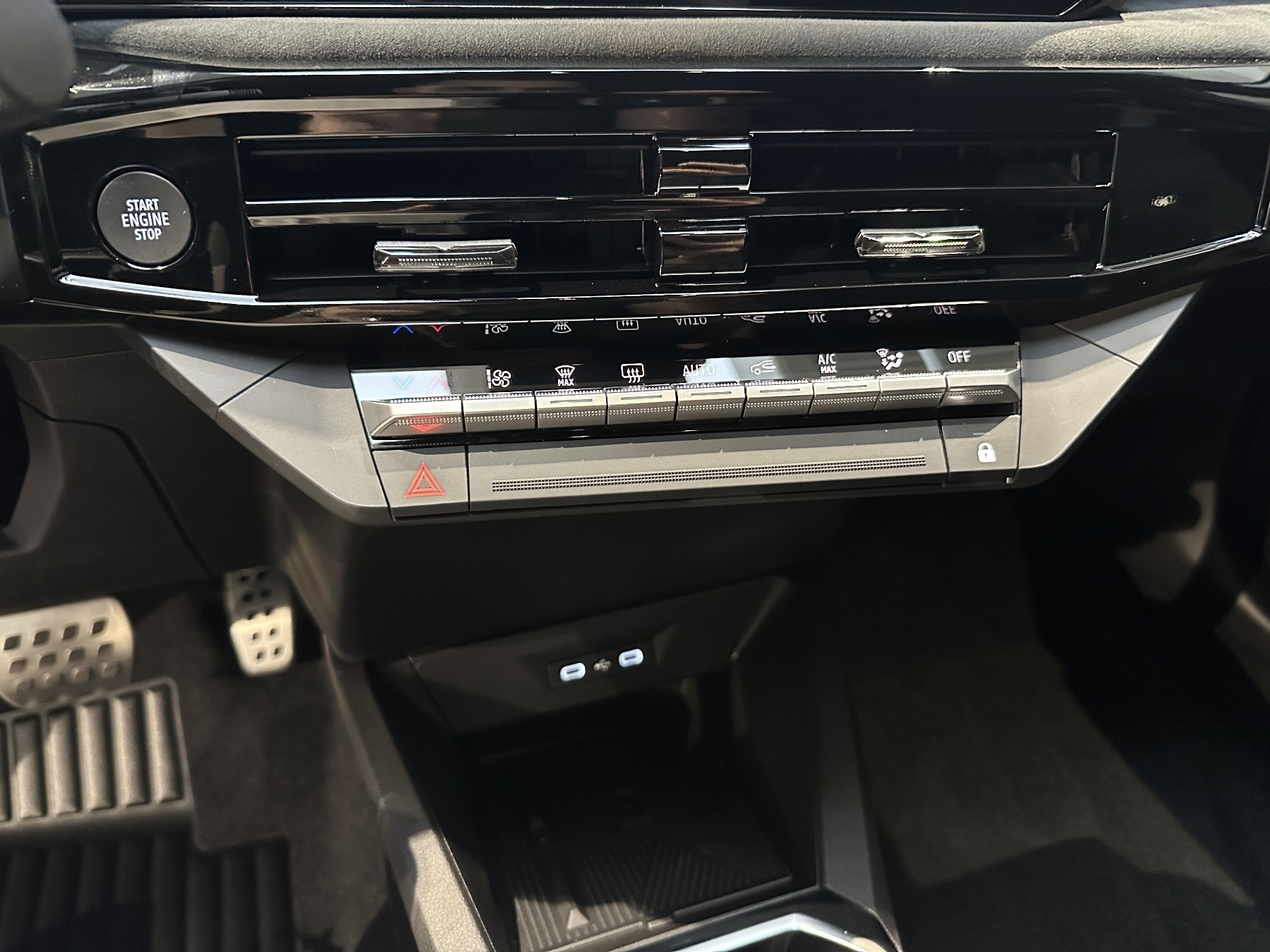 Bild 43 - Clio Full Hybrid E-Tech 160PS Esprit Alpine