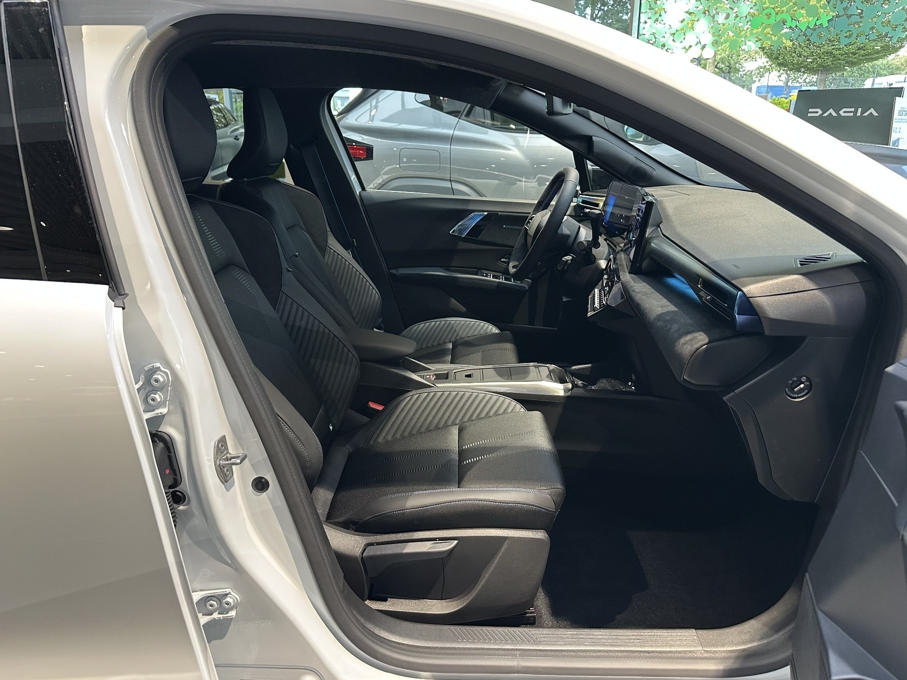 Bild 8 - Clio Full Hybrid E-Tech 160PS Esprit Alpine