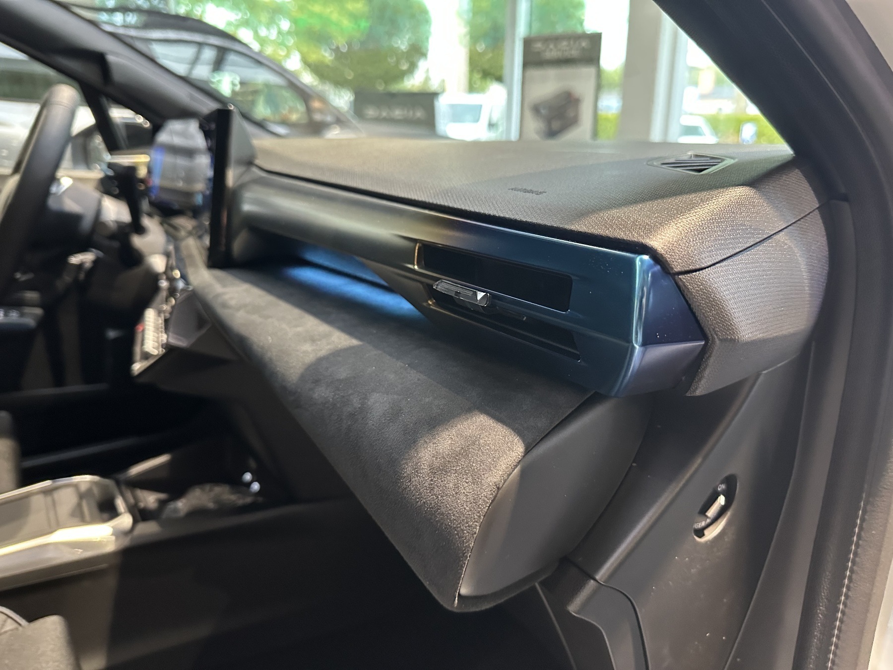 Bild 9 - Clio Full Hybrid E-Tech 160PS Esprit Alpine