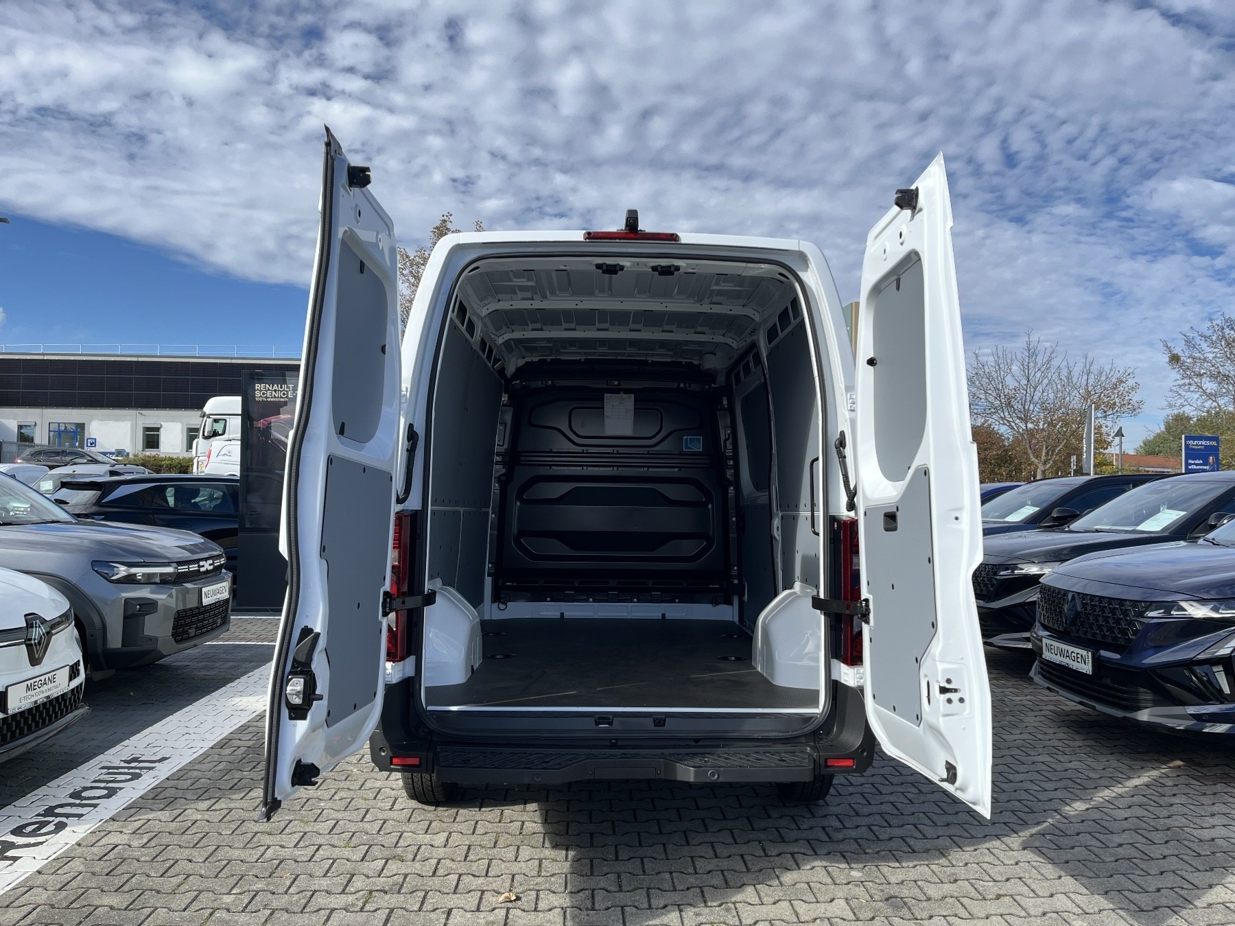 Bild 16 - Master FWD Kasten extra L2H2 3,5t Blue dCi 150