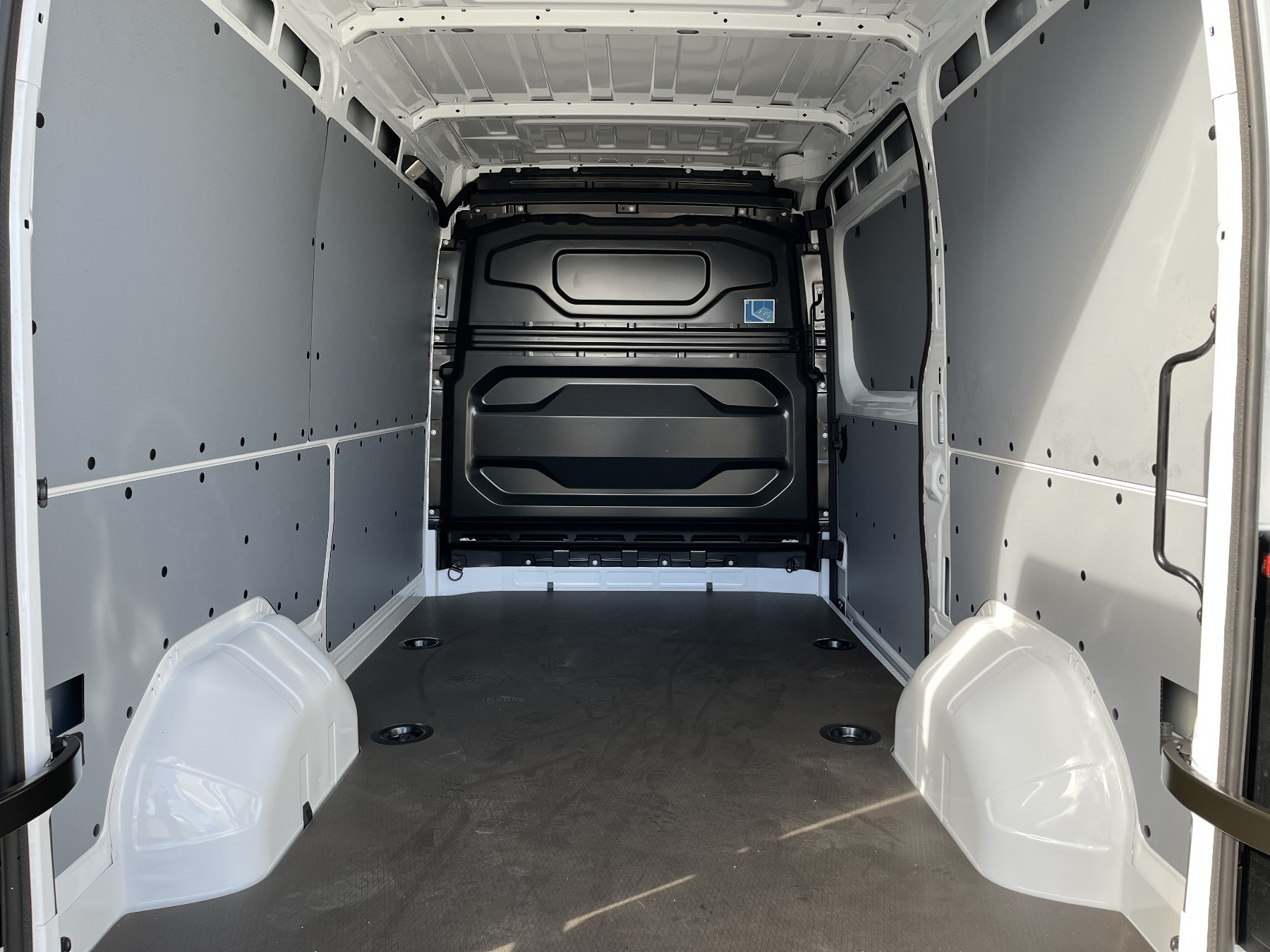 Bild 17 - Master FWD Kasten extra L2H2 3,5t Blue dCi 150